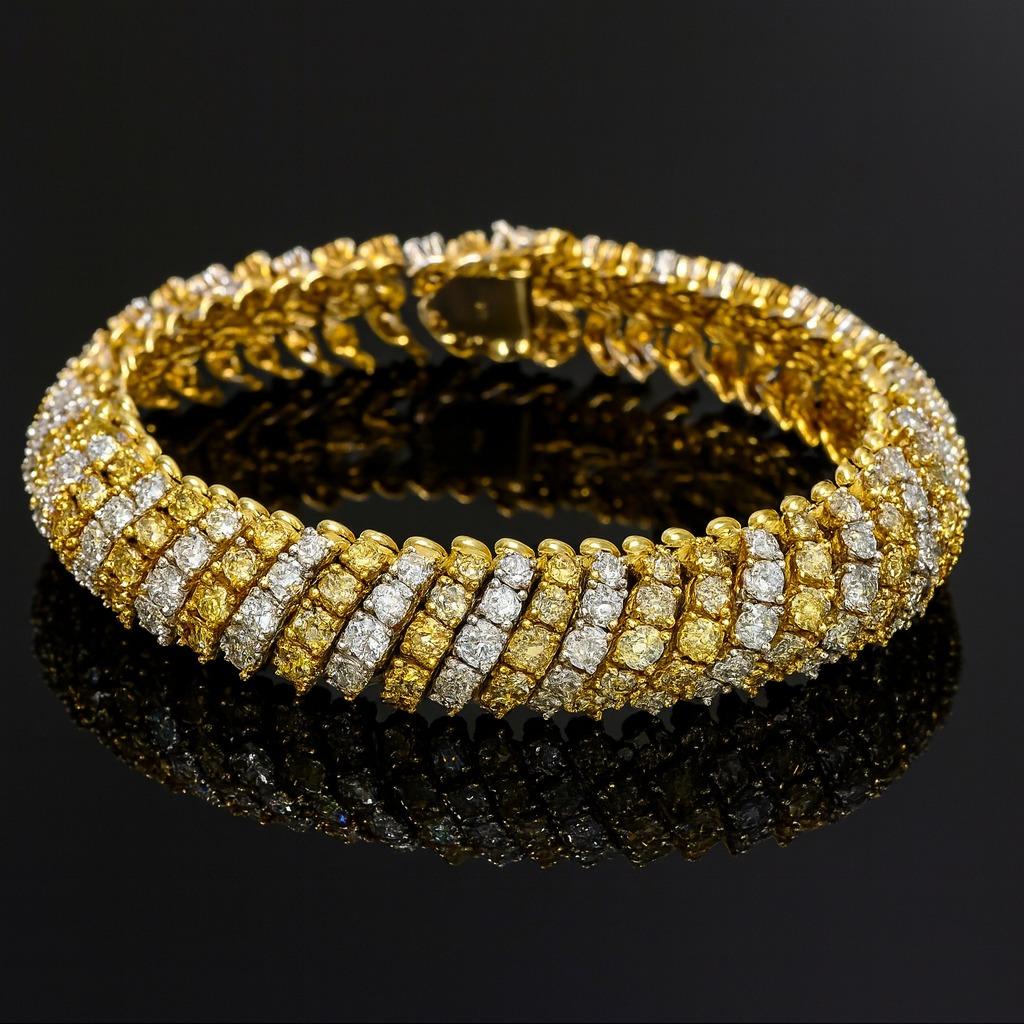 Rétro Vintage 24.00 Carat White & Fancy Yellow Diamond Bracelet en or jaune 18K en vente