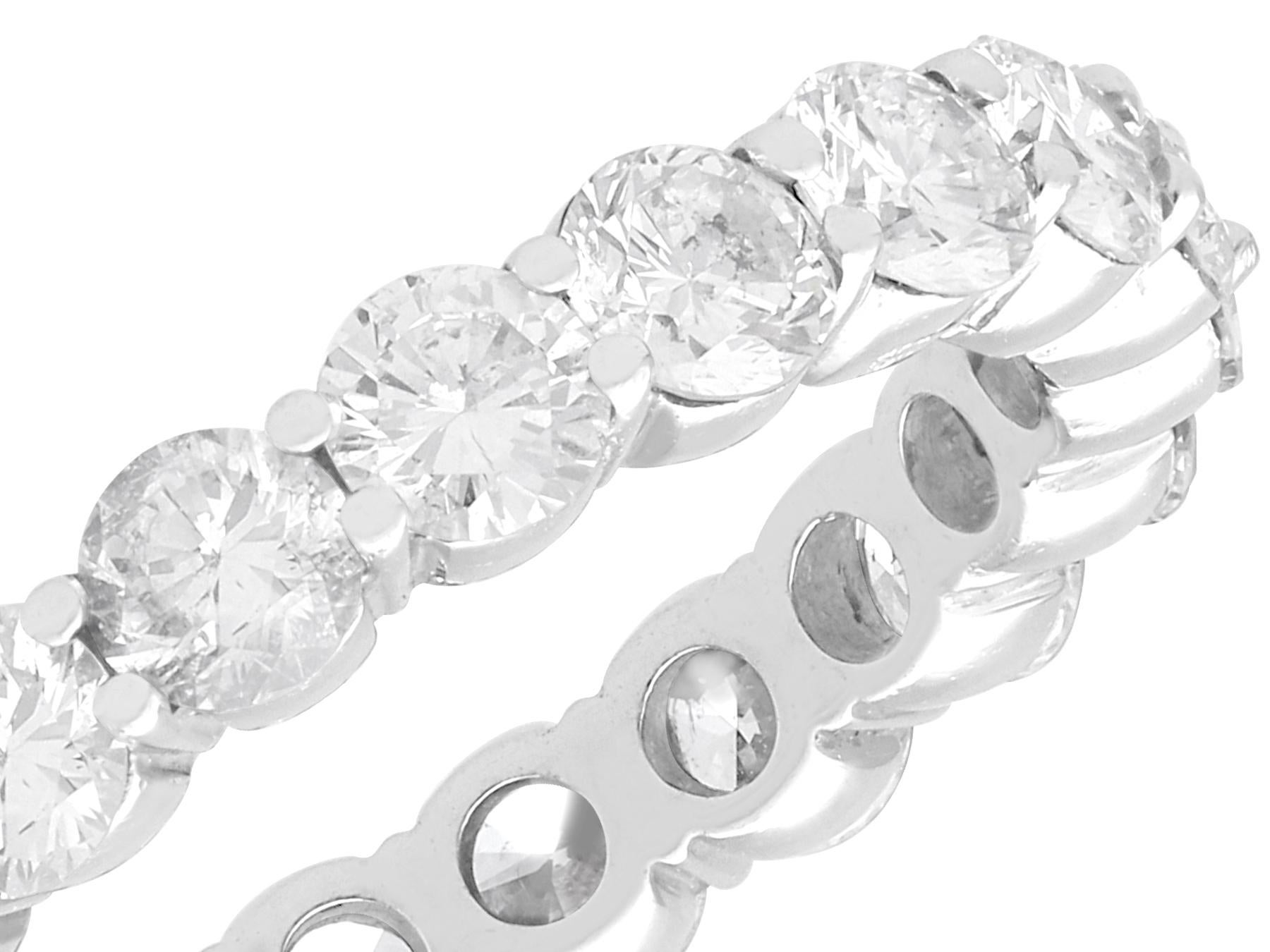 Vintage 2.42Ct Diamond and Platinum Full Eternity Ring Circa 1955 In Excellent Condition For Sale In Jesmond, Newcastle Upon Tyne