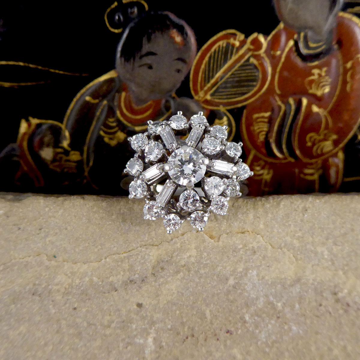 Anillo vintage de 2,44 quilates de diamantes en spray montado en platino 2