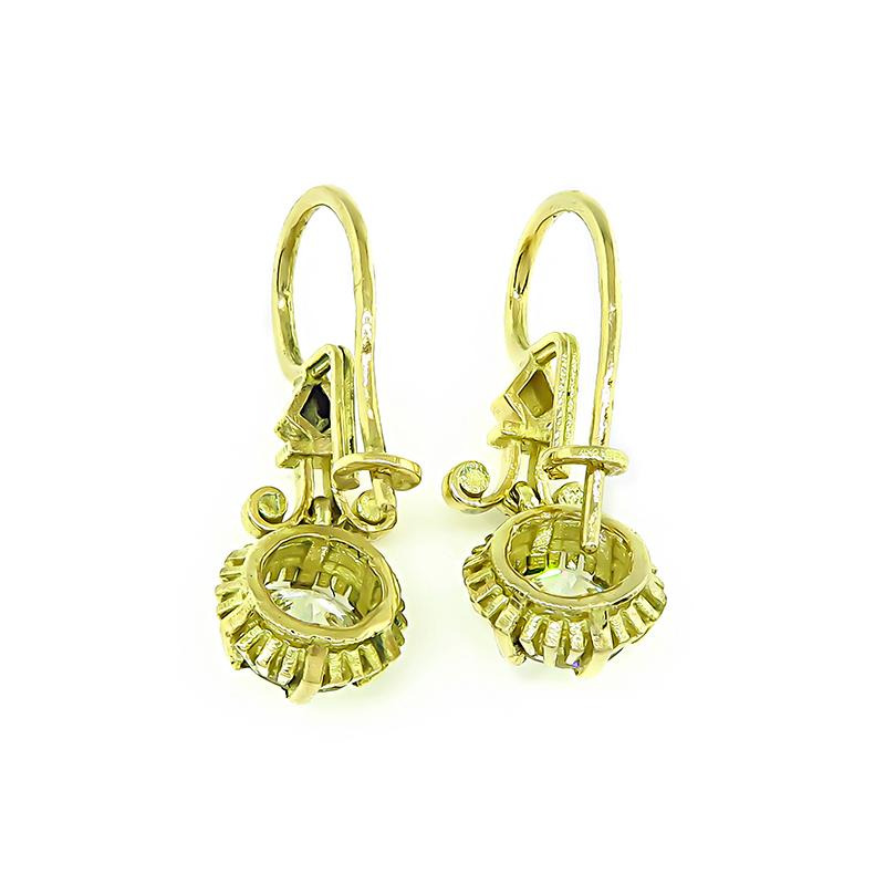 Vintage 2.46 Carat Diamond Gold Dangling Earrings In Good Condition For Sale In New York, NY