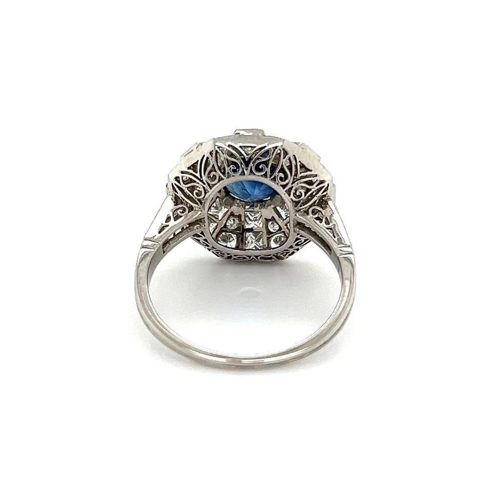Vintage 2.48 Carat Round Sapphire and Diamond Platinum Cocktail Ring In Excellent Condition For Sale In Montreal, QC