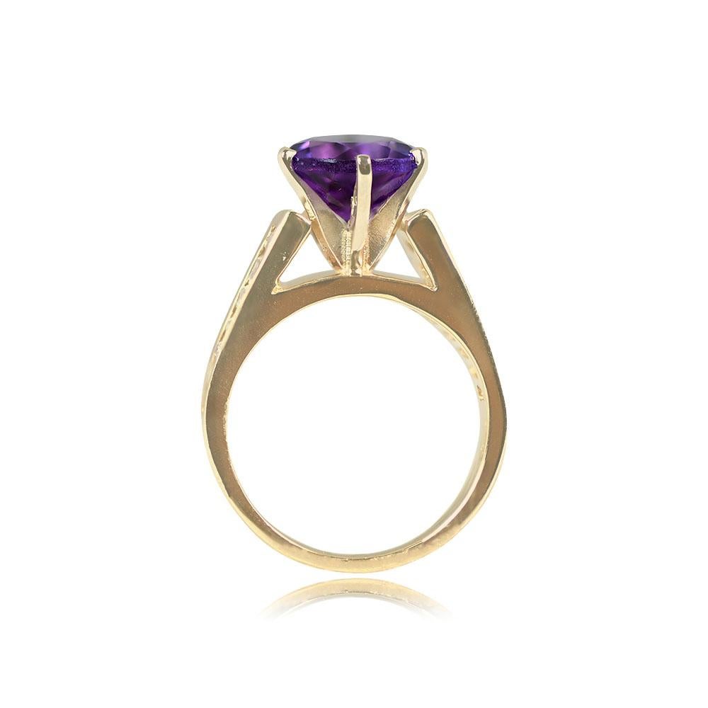 Vintage 2.48ct Round Cut Amethyst Cocktail Ring, 14k Yellow Gold In Excellent Condition For Sale In New York, NY