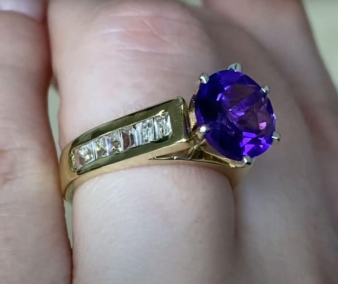 Vintage 2.48ct Round Cut Amethyst Cocktail Ring, 14k Yellow Gold For Sale 1