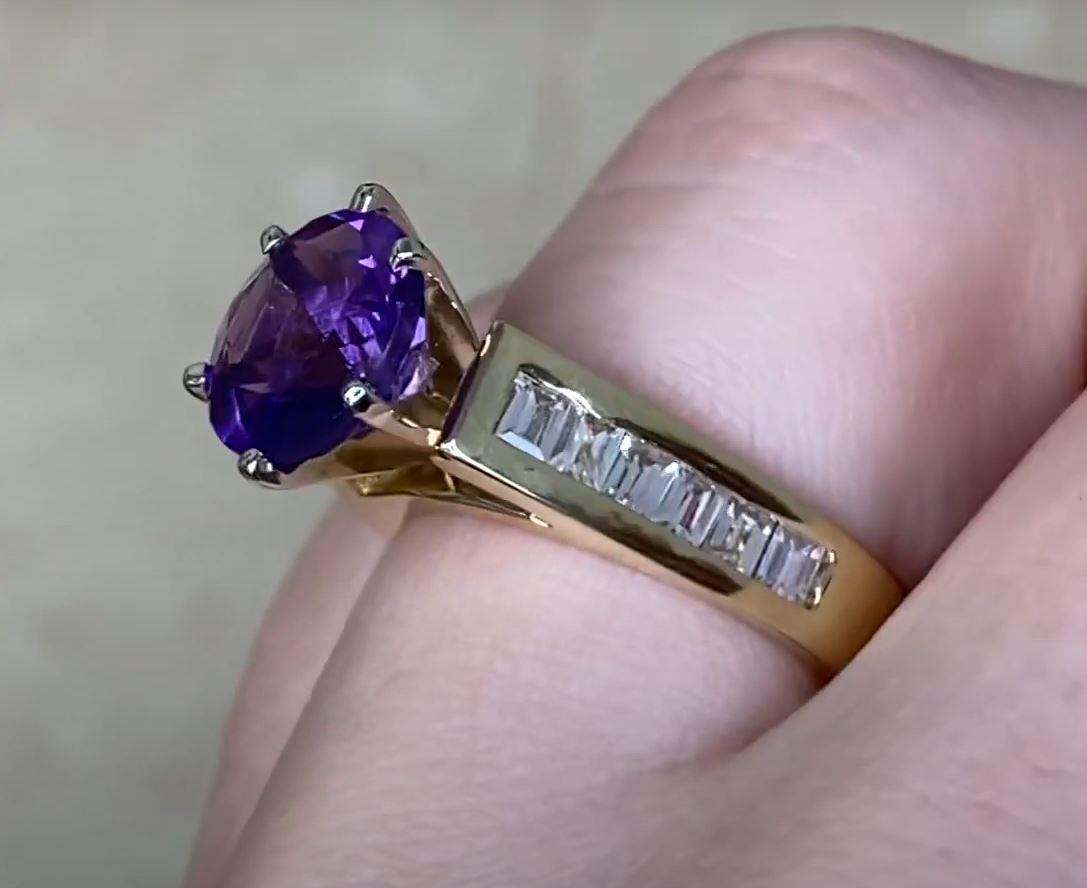 Vintage 2.48ct Round Cut Amethyst Cocktail Ring, 14k Yellow Gold For Sale 2