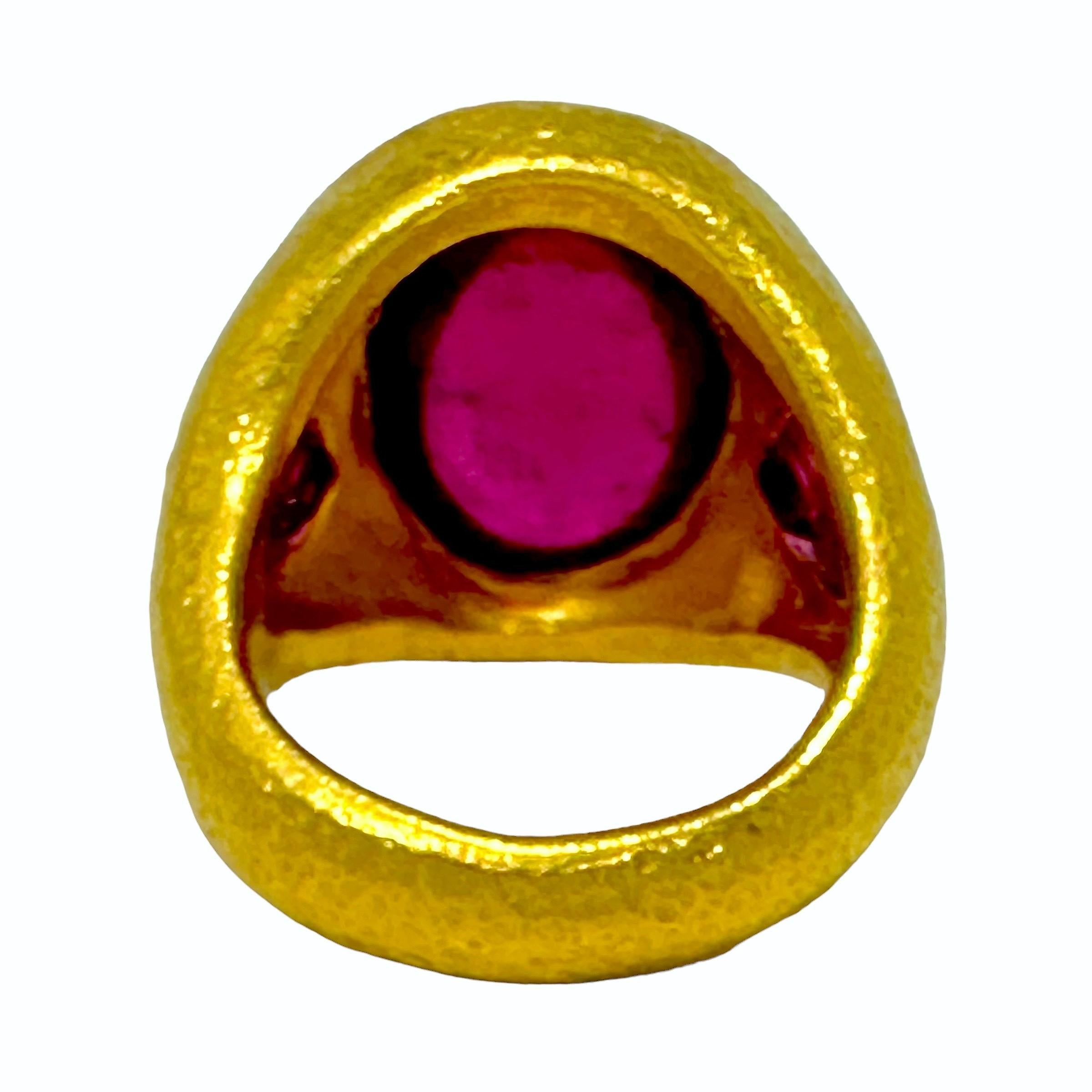 Vintage 24k Gold Hammered Finish Ring with Rubellite Tourmalines by Pisani In Good Condition In Palm Beach, FL