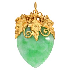 Vintage 24k Yellow Gold Carved Green Jade Peach Pendant