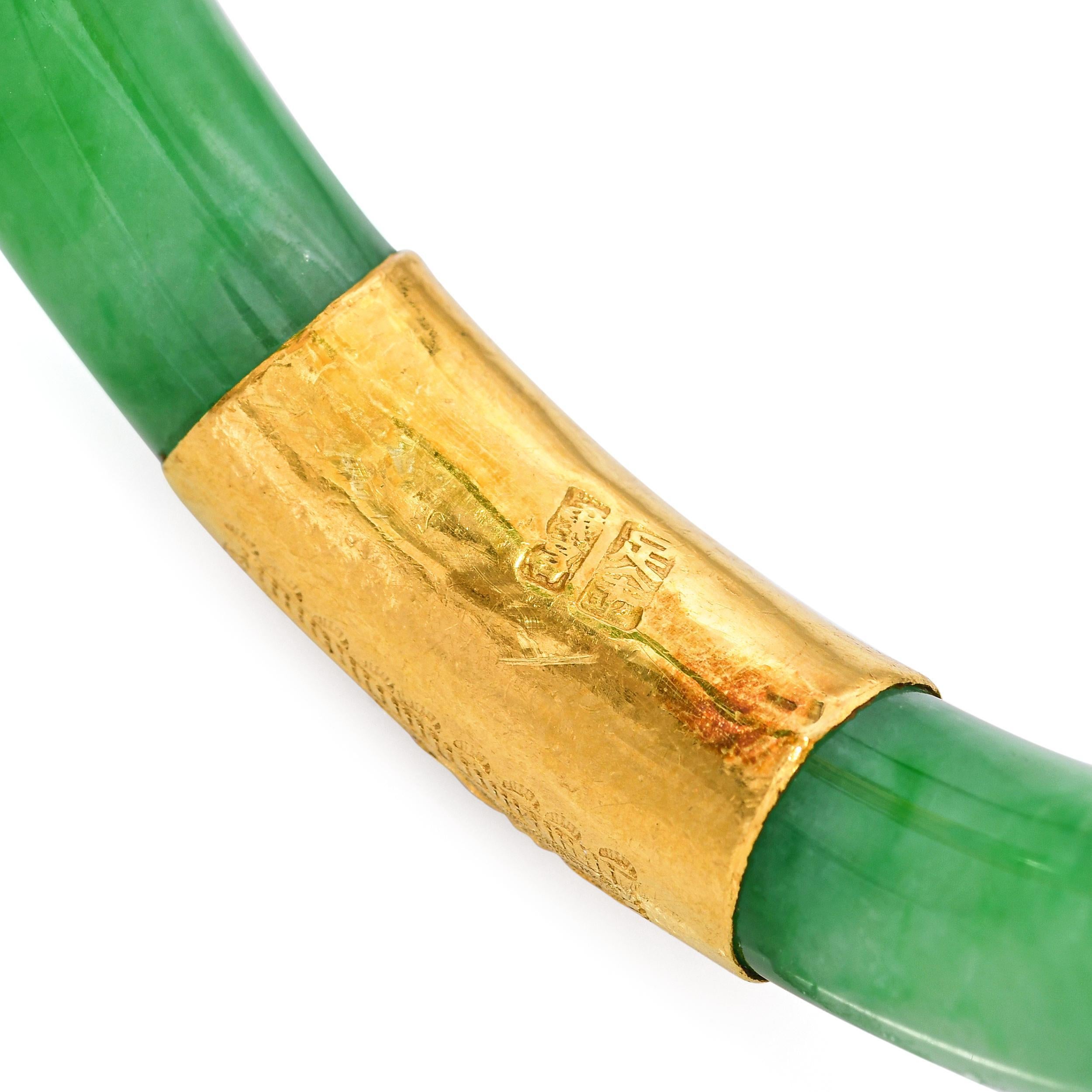 Pulsera brazalete vintage de oro amarillo de 24k con bisagra de jade en venta 2