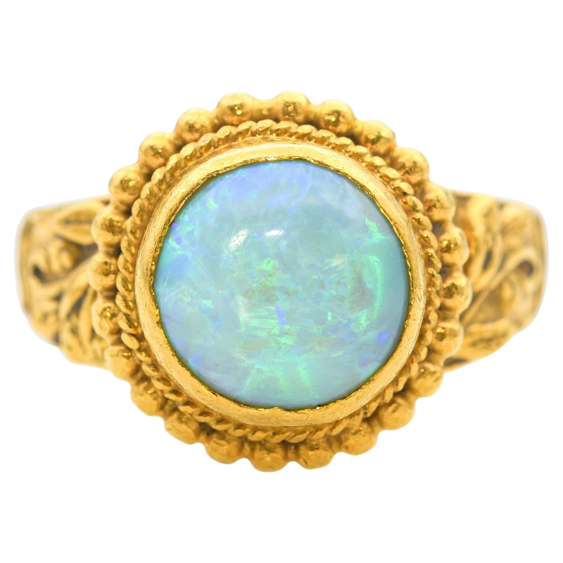 Anello d'epoca con motivo floreale in oro giallo 24k in vendita