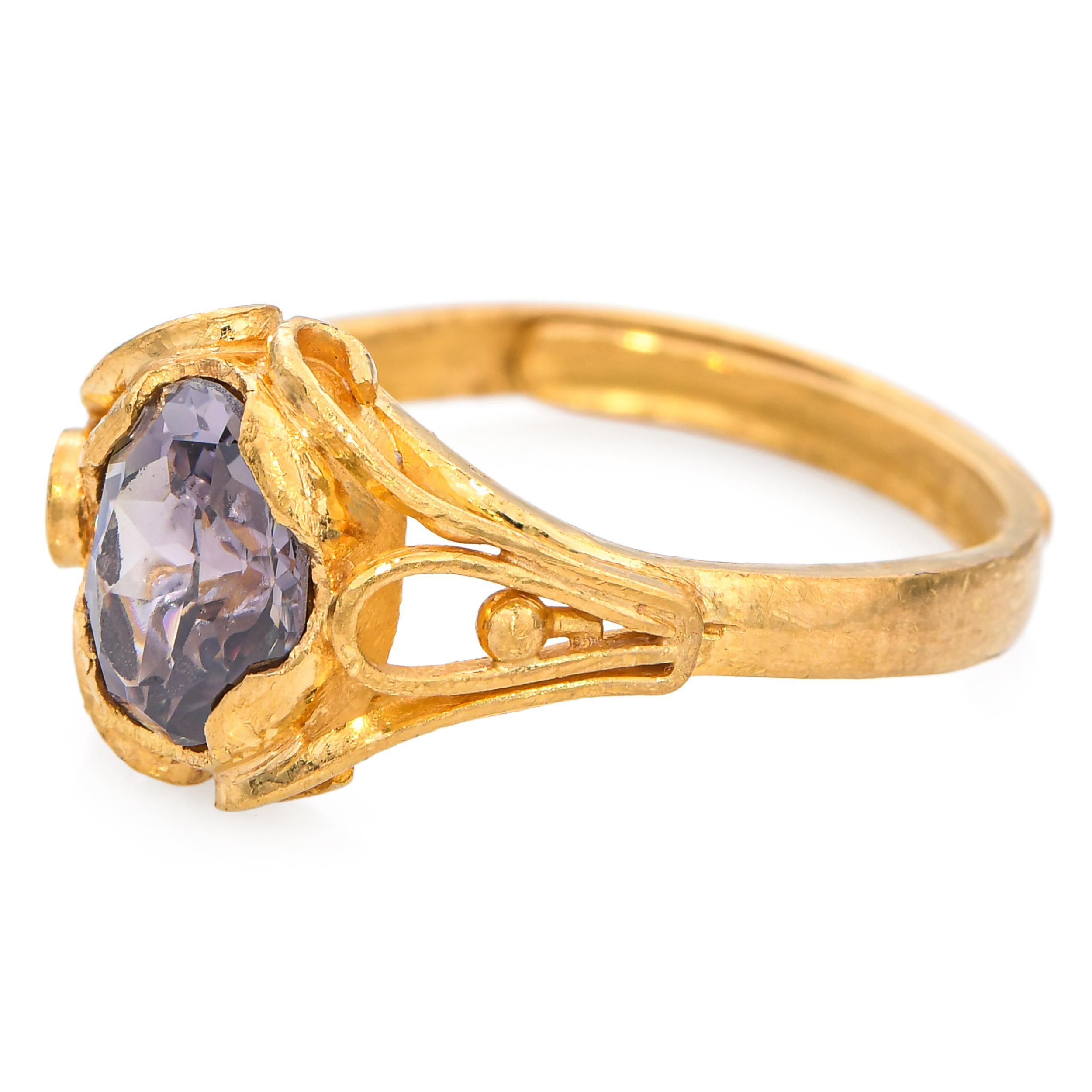 Vintage 24k Yellow Gold Ornate Zircon Ring In Good Condition For Sale In New York, NY