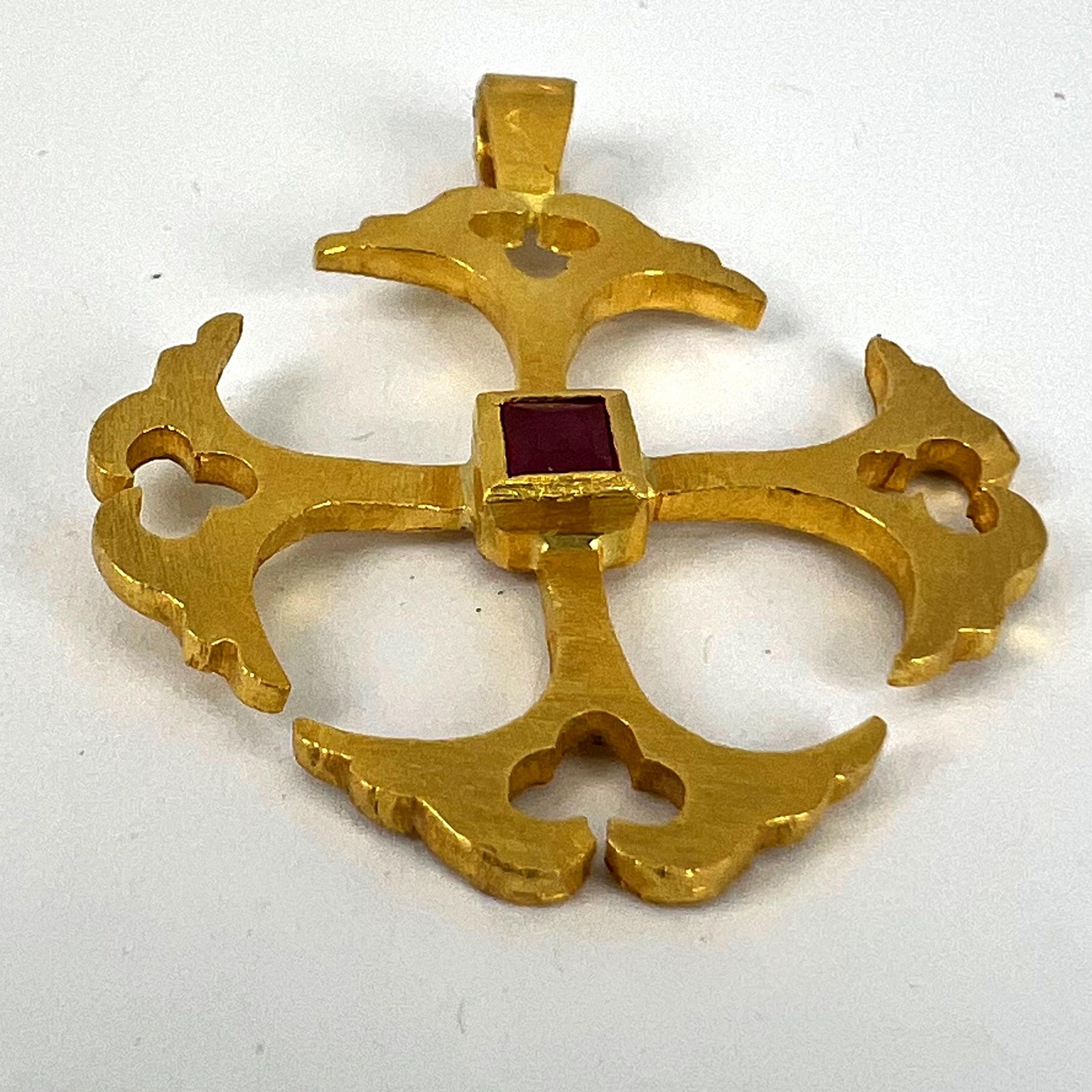Pendentif croix vintage en or jaune 24 carats et rubis en vente 8