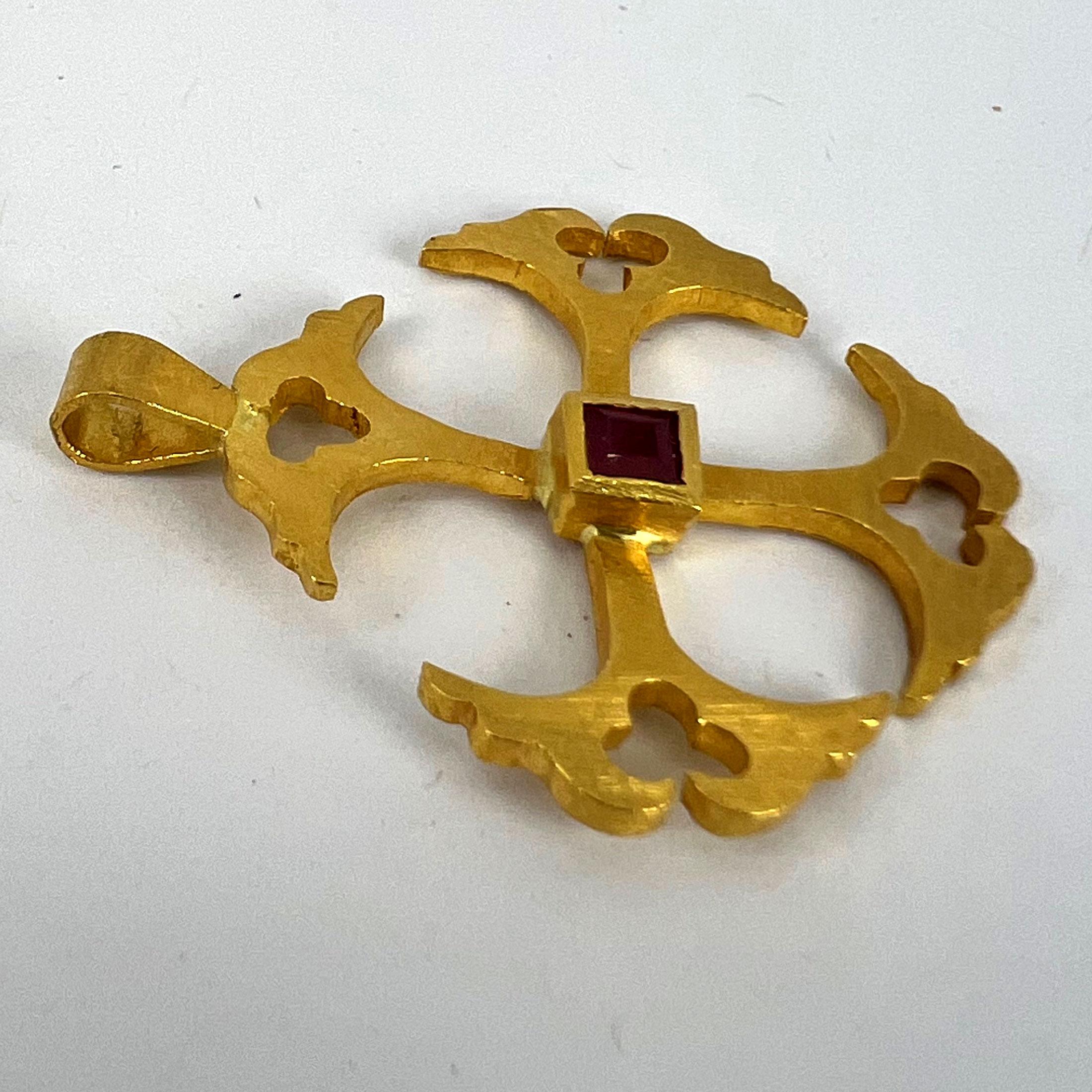 Pendentif croix vintage en or jaune 24 carats et rubis en vente 9