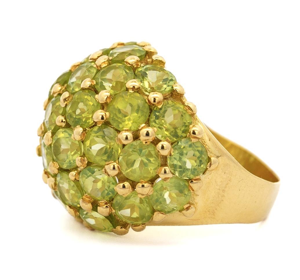 Round Cut Vintage 25 Carat Peridot Ring & Earring 18K Yellow Gold Jewelry Set For Sale