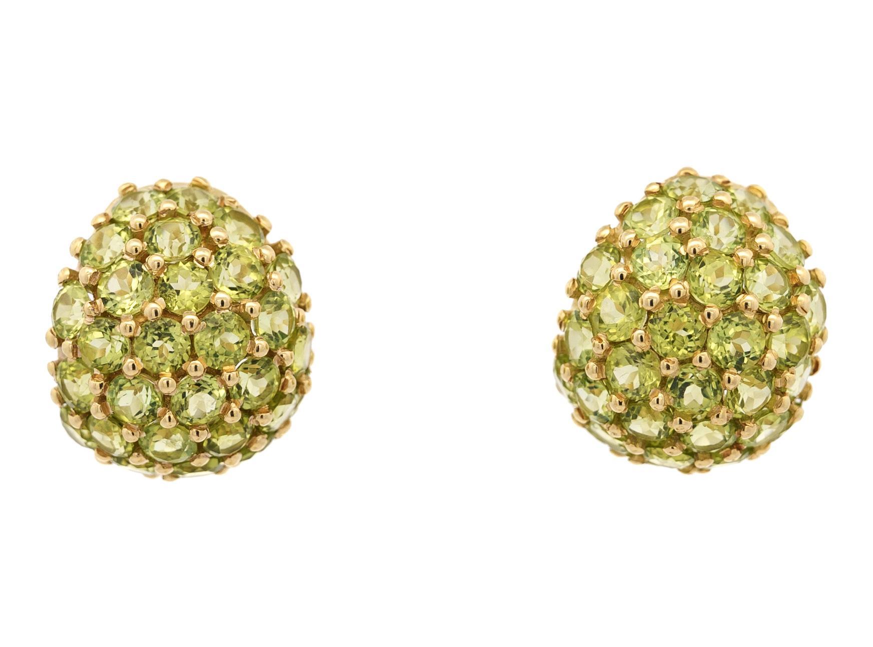 Vintage 25 Carat Peridot Ring & Earring 18K Yellow Gold Jewelry Set In New Condition For Sale In Miami, FL