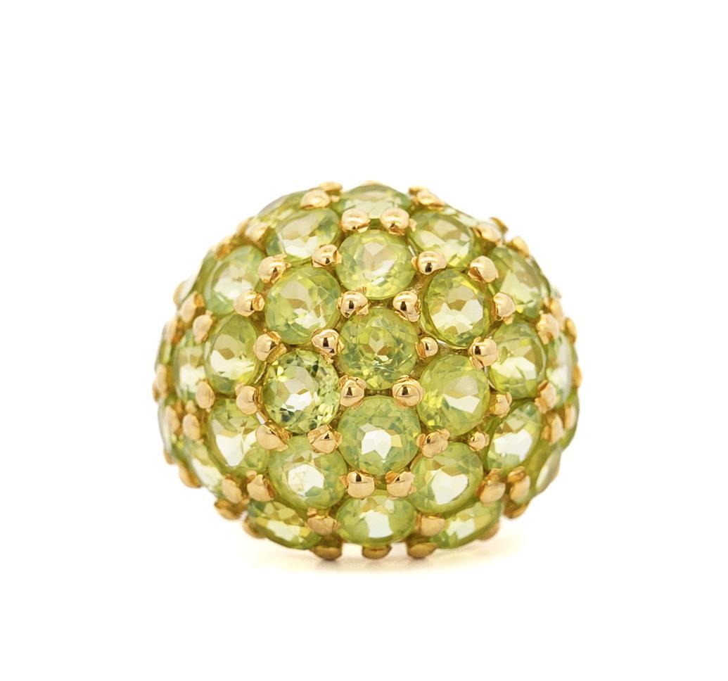 Women's Vintage 25 Carat Peridot Ring & Earring 18K Yellow Gold Jewelry Set For Sale