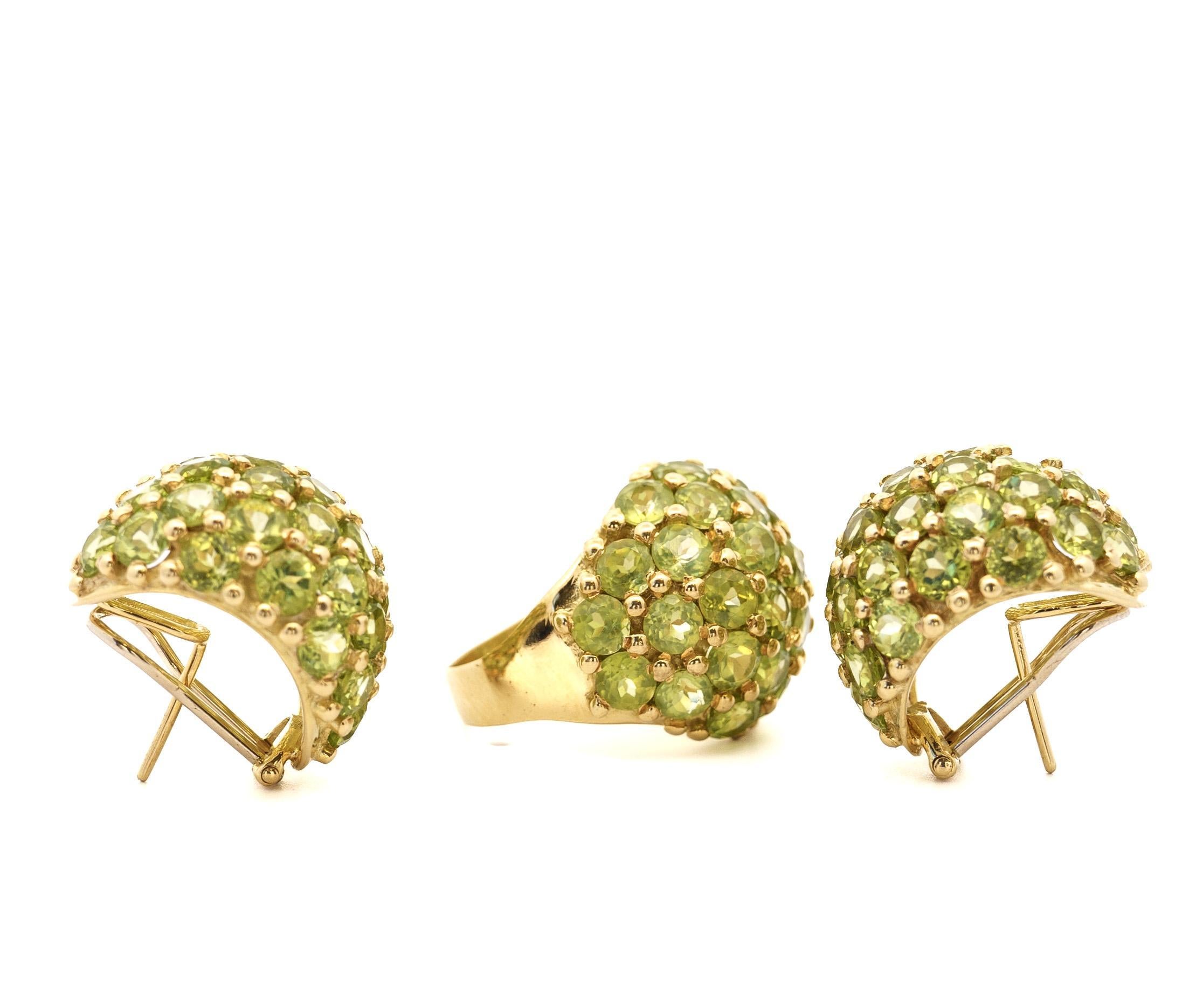 Vintage 25 Carat Peridot Ring & Earring 18K Yellow Gold Jewelry Set For Sale