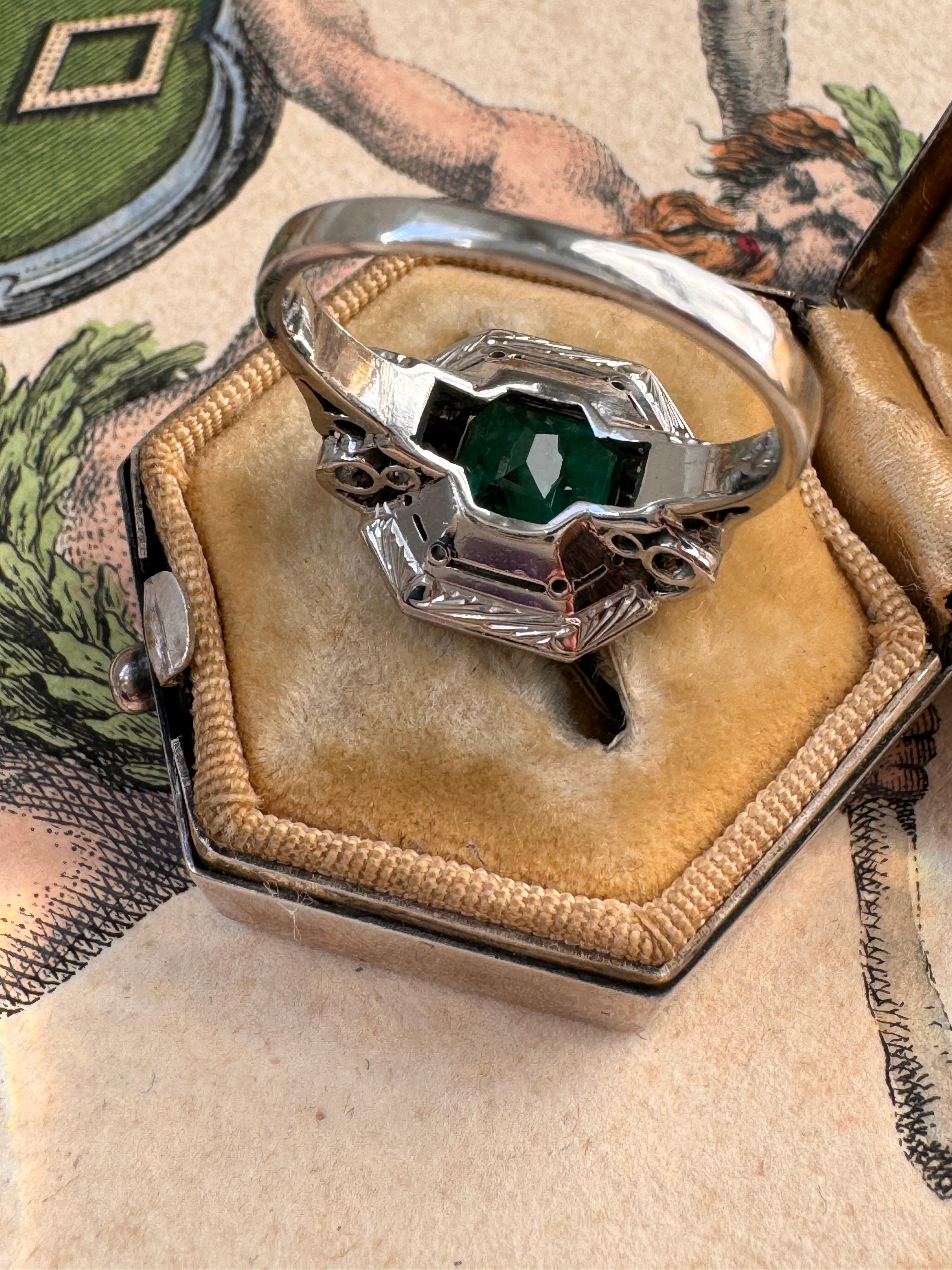 Vintage 2.5 CTW Colombian Emerald and Diamond Ring - GIA F1 For Sale 1