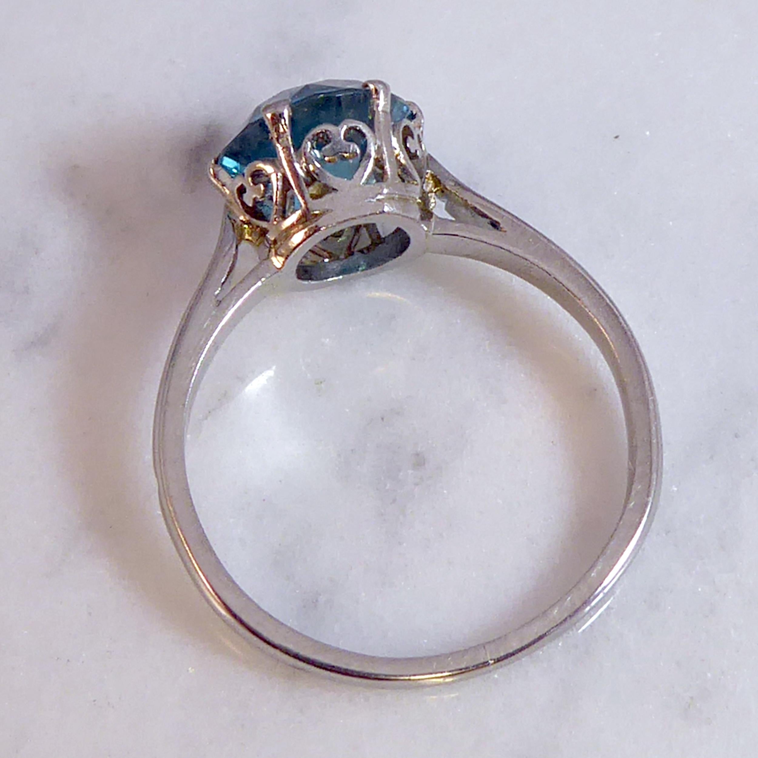 Vintage 2.50 Carat Blue Zircon Solitaire Ring, French Marks, Platinum Band In Good Condition In Yorkshire, West Yorkshire