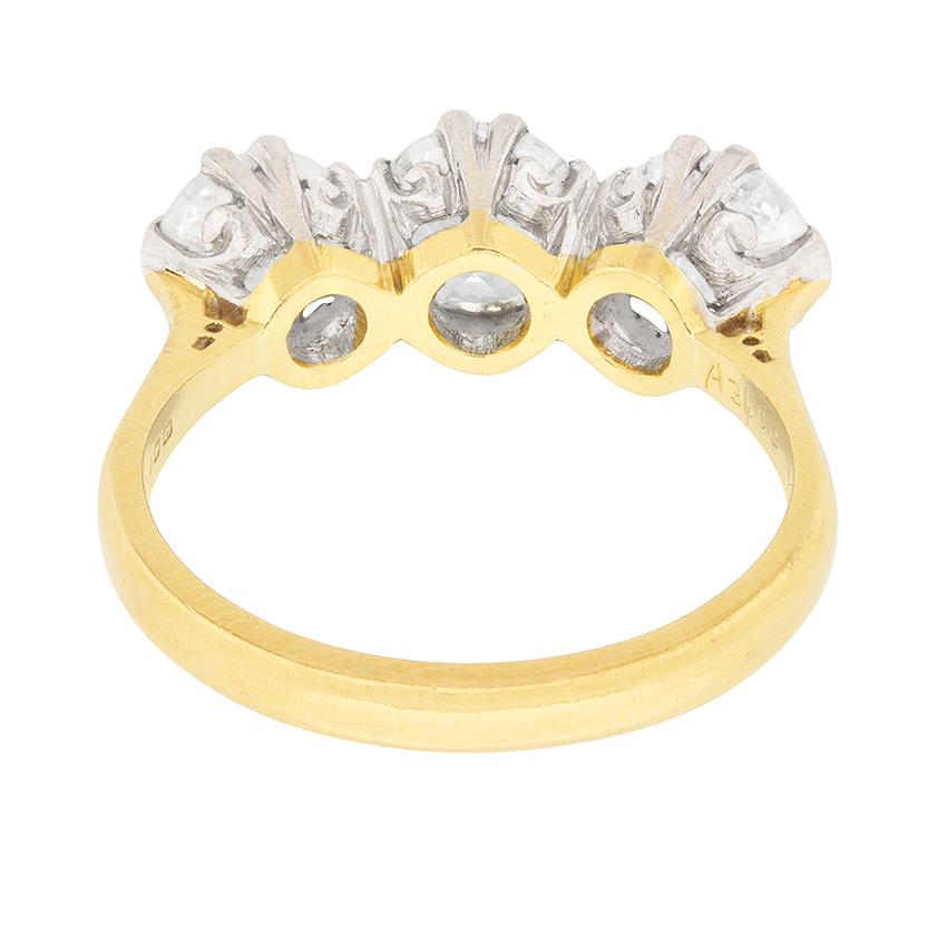 Vintage 2.50 Carat Diamond Three-Stone Engagement Ring, circa 1950s In Good Condition In London, GB