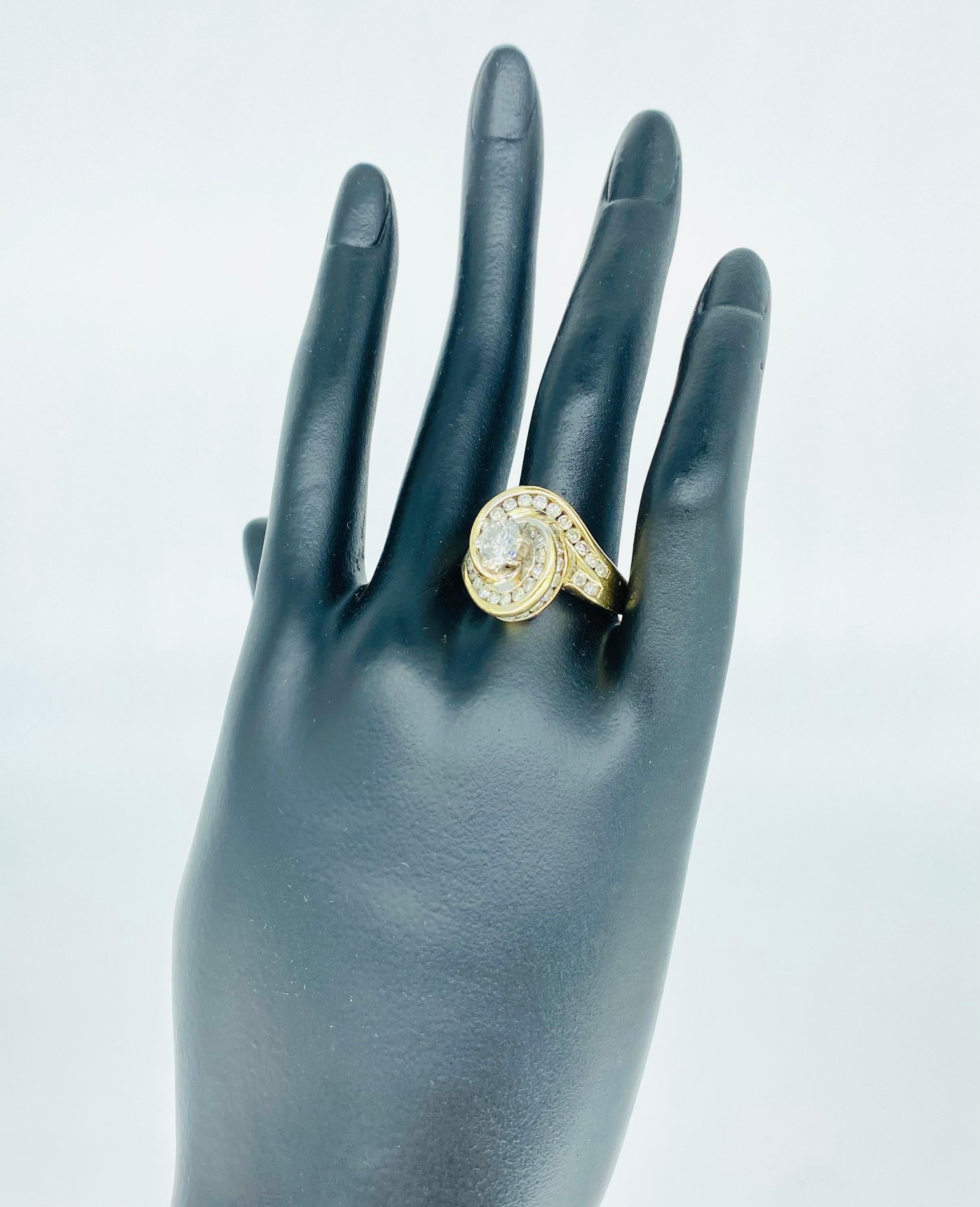 Women's Vintage 2.50 Carat Diamonds Engagement Ring 14k Gold For Sale
