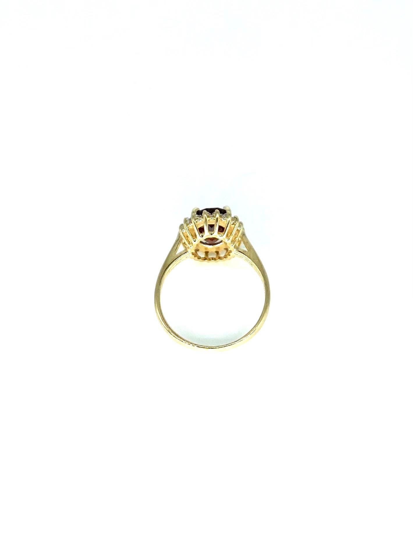 Round Cut Vintage 2.50 Carat Garnet & Diamonds Cluster Ring For Sale