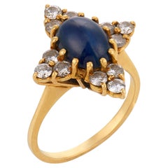 Anello vintage in oro giallo 18 carati con zaffiro e diamanti da 2,50 carati