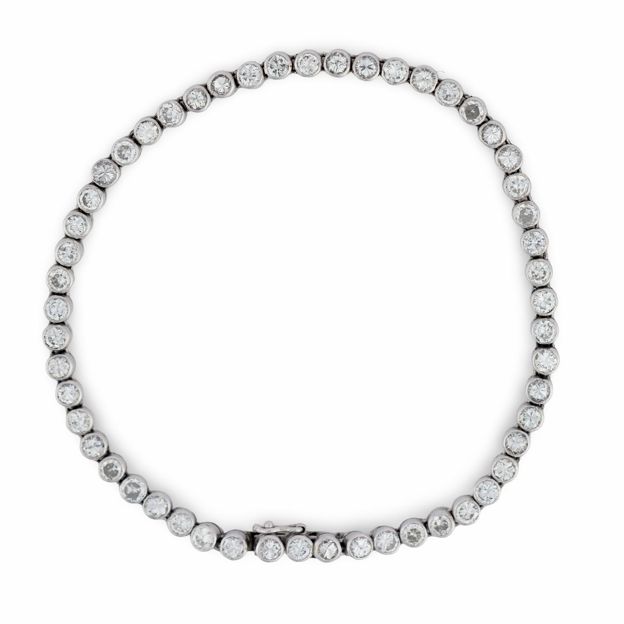 Vintage 2.50 carat total weight diamond platinum tennis bracelet For Sale
