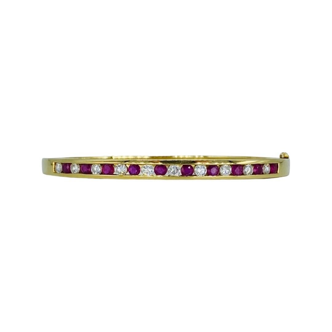 Women's or Men's Vintage 2.50 Carat Total Weight Diamonds and Ruby Channel Bangle 18k