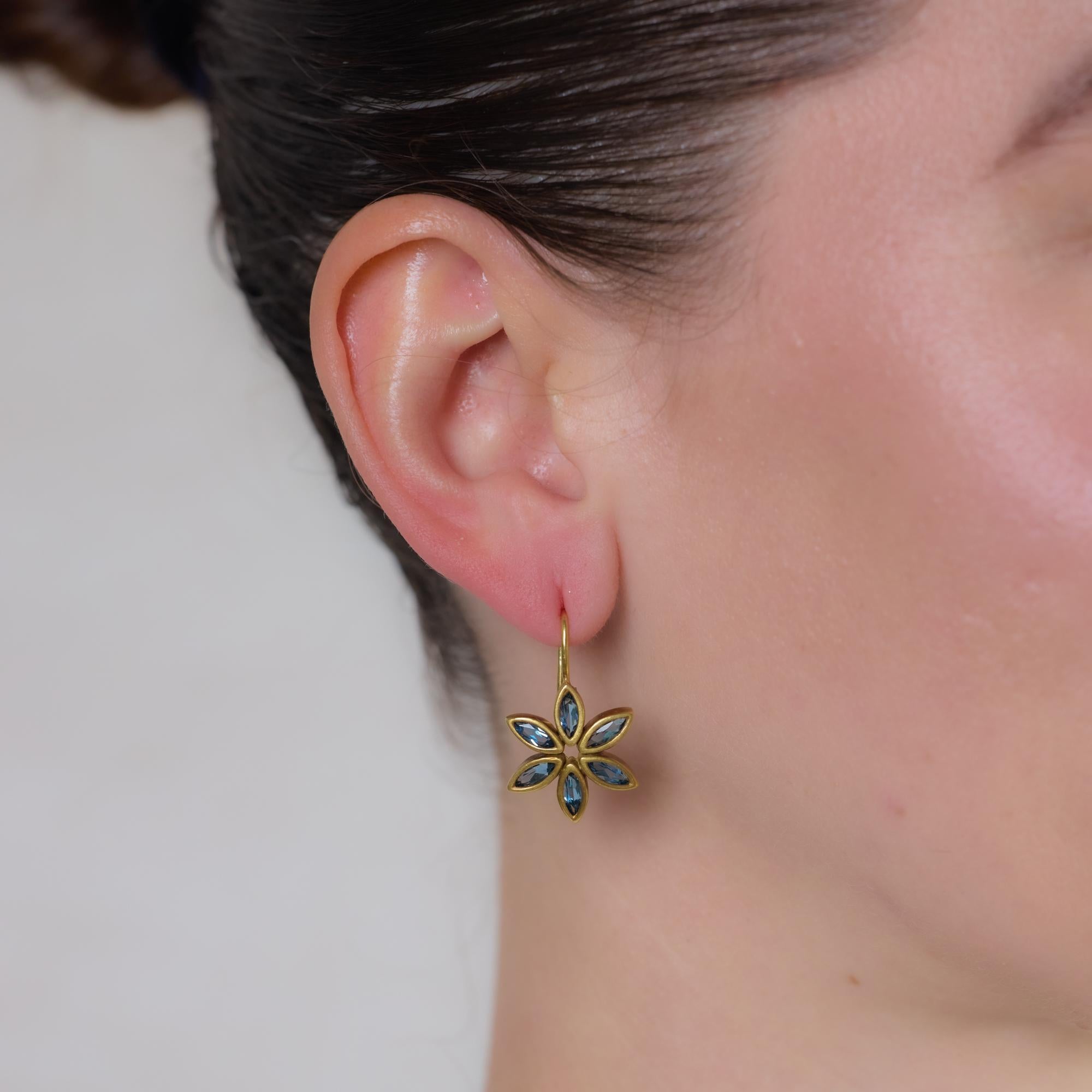 Blumenohrringe, Vintage, 2,50 Karat Turmalin 18k mattes Gelbgold (Marquiseschliff) im Angebot