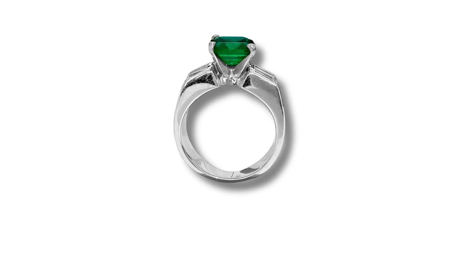 Princess Cut Vintage 2.50ct Natural Emerald Diamond Ring For Sale