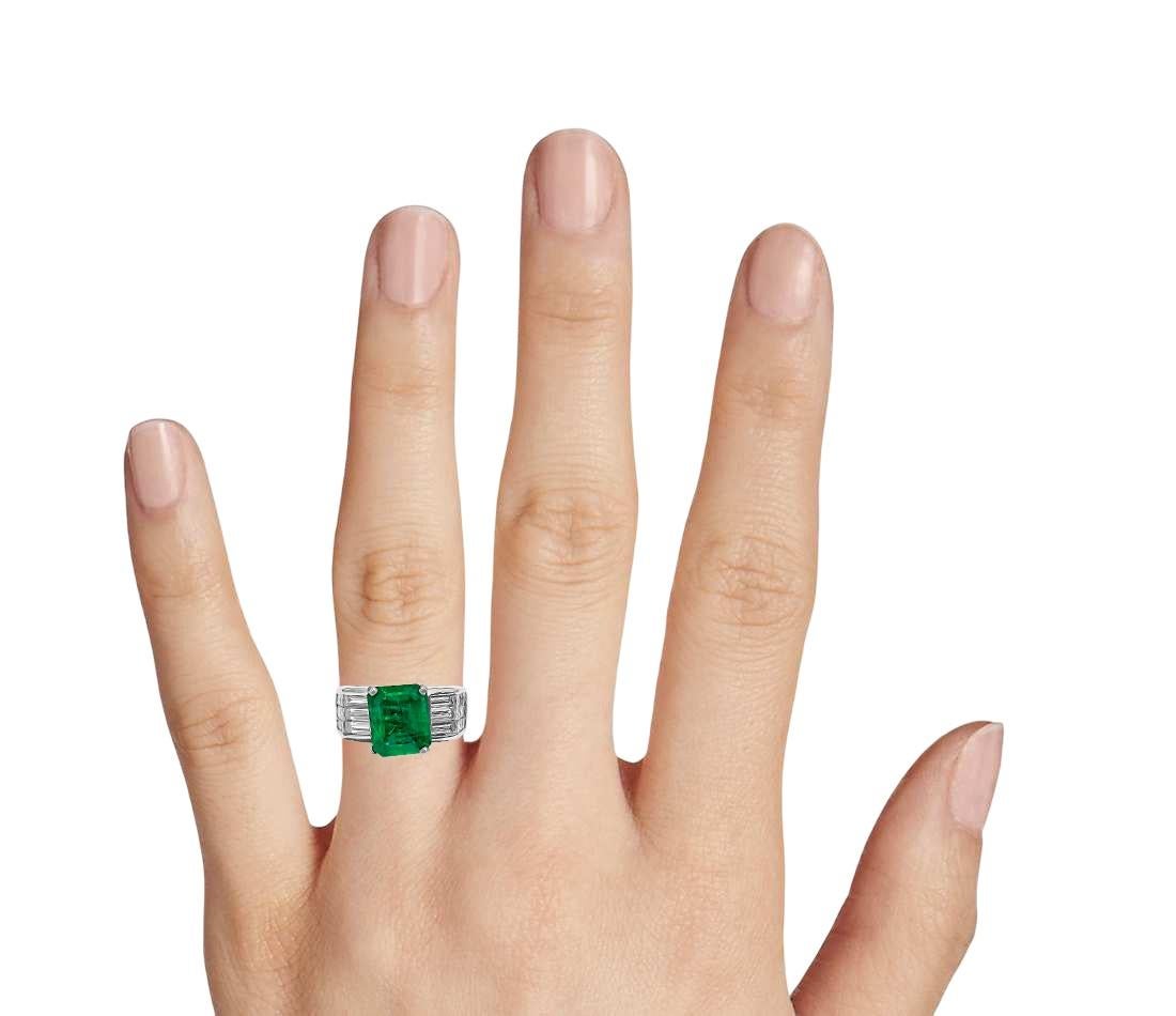 Women's Vintage 2.50ct Natural Emerald Diamond Ring For Sale