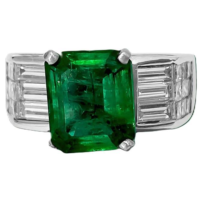 Vintage 2.50ct Natural Emerald Diamond Ring For Sale
