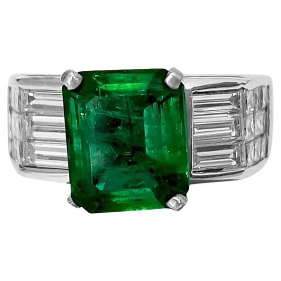 Vintage 2.50ct Natural Emerald Diamond Ring