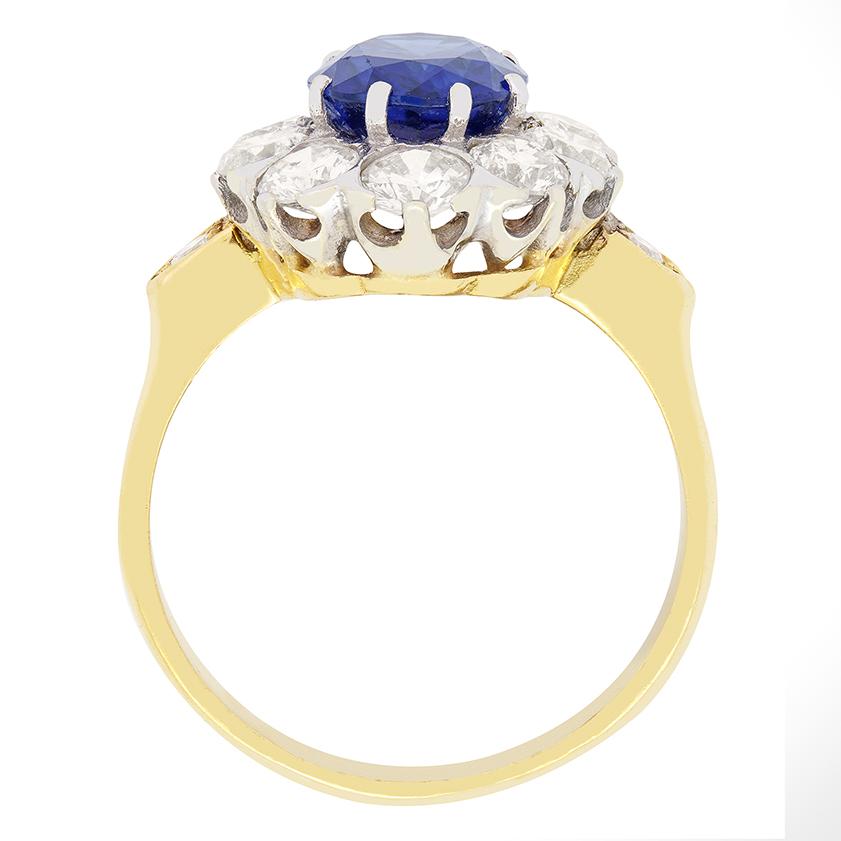 Vintage-Cluster-Ring mit 2,50 Karat Saphir und Diamant, ca. 1960er Jahre im Zustand „Gut“ im Angebot in London, GB