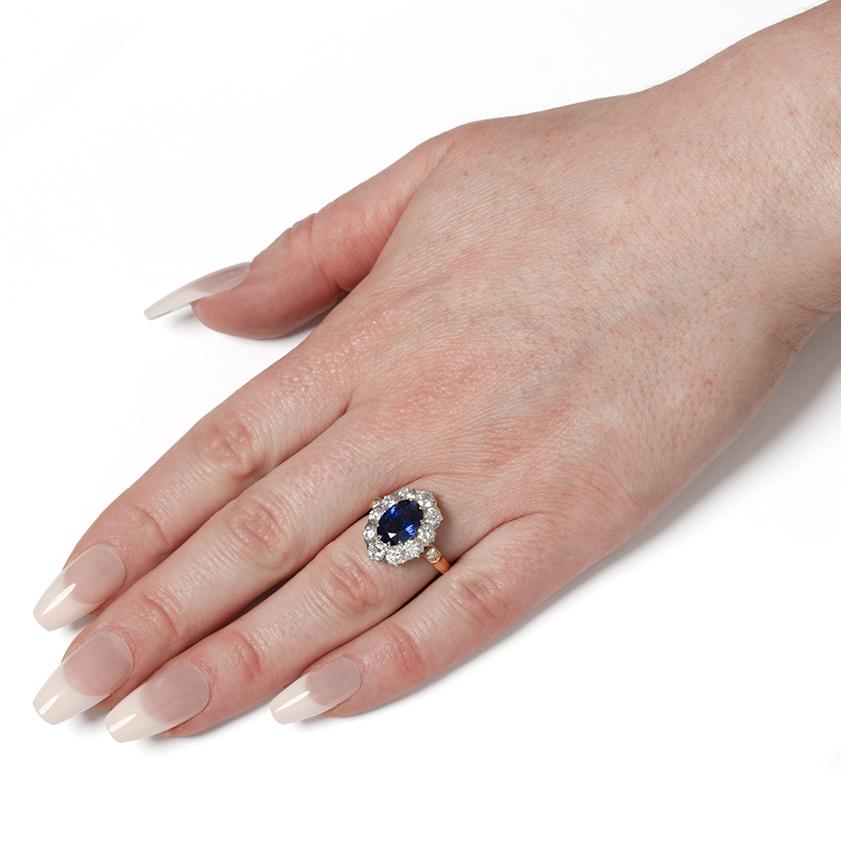 Vintage-Cluster-Ring mit 2,50 Karat Saphir und Diamant, ca. 1960er Jahre Damen im Angebot