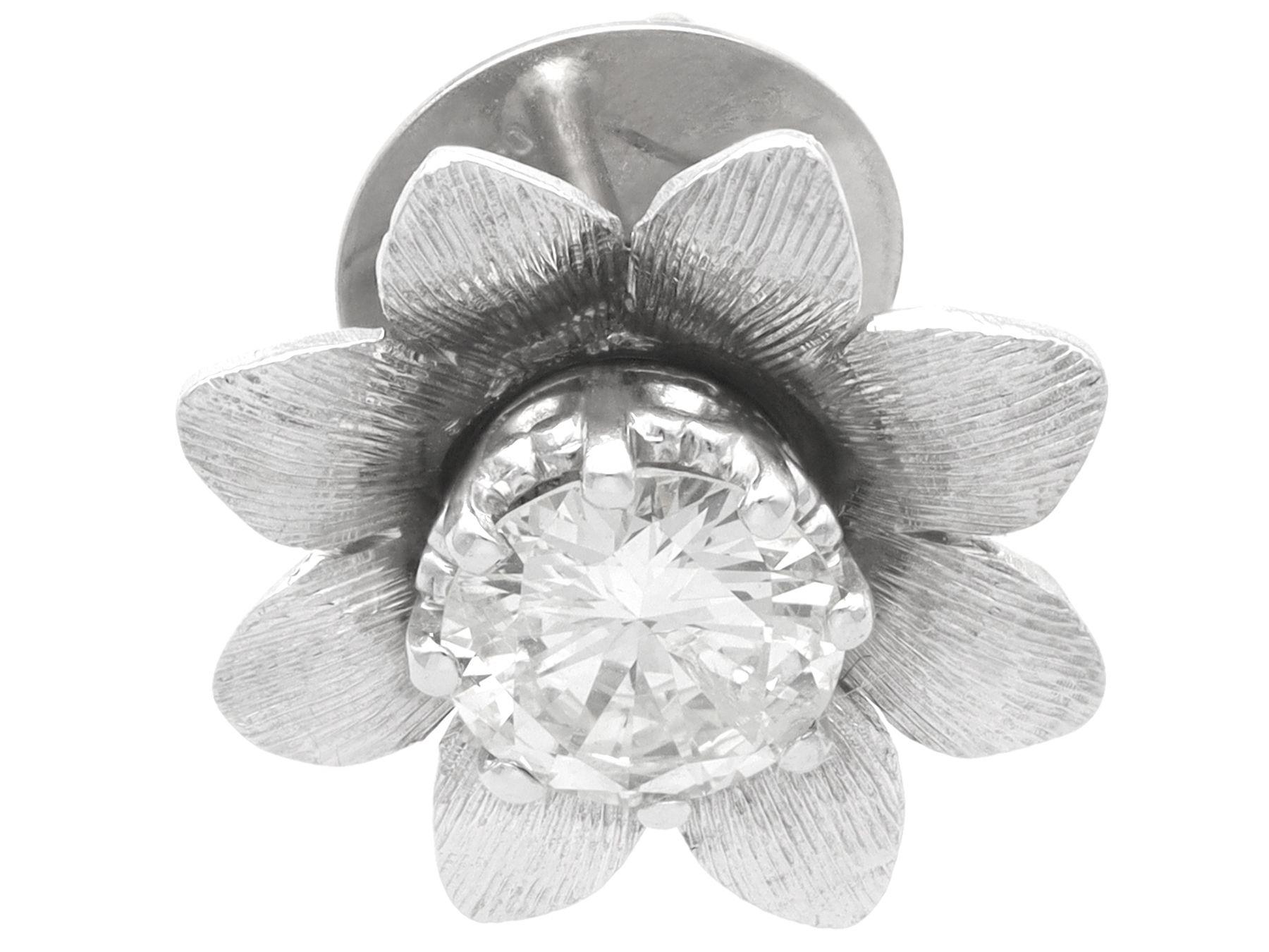Ohrringe aus Weißgold mit 2,53 Karat Diamanten für Damen oder Herren im Angebot