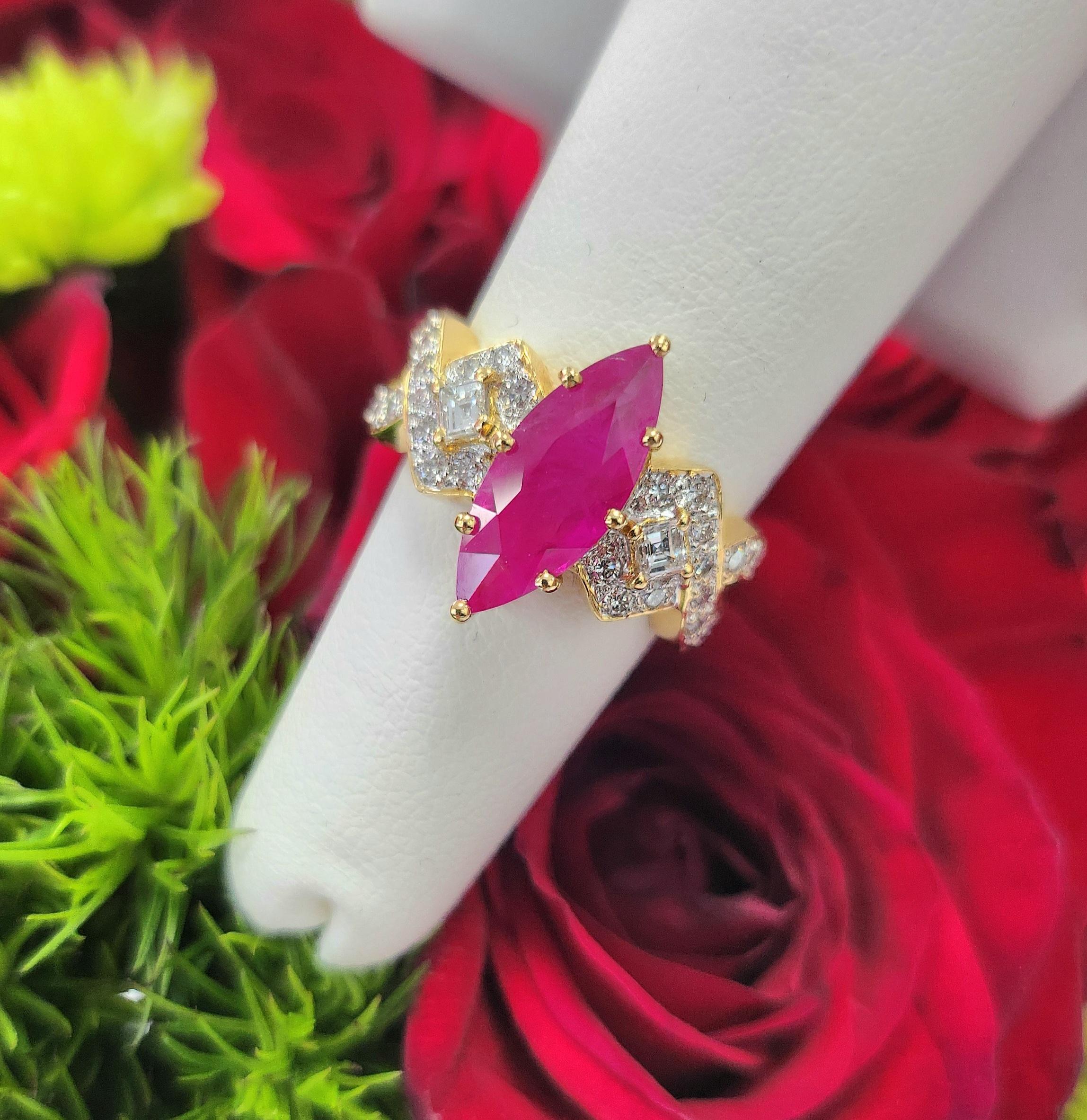 in vendita:  Vintage By 2,53 Carati Rubino Marquise Allungato  Anello con diamanti e oro giallo 18 carati 3
