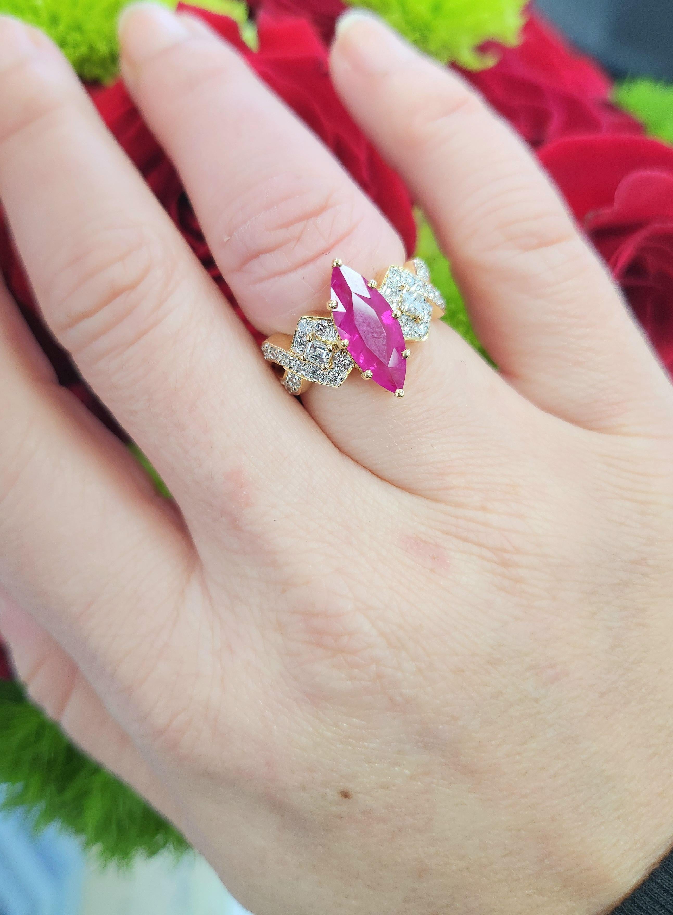in vendita:  Vintage By 2,53 Carati Rubino Marquise Allungato  Anello con diamanti e oro giallo 18 carati 4
