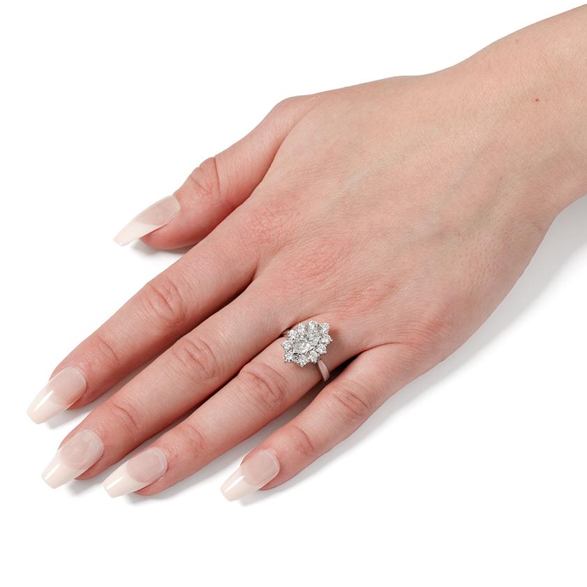 Vintage 2,54 Karat Diamant-Cluster-Ring im Vintage-Stil, ca.1984 Damen im Angebot