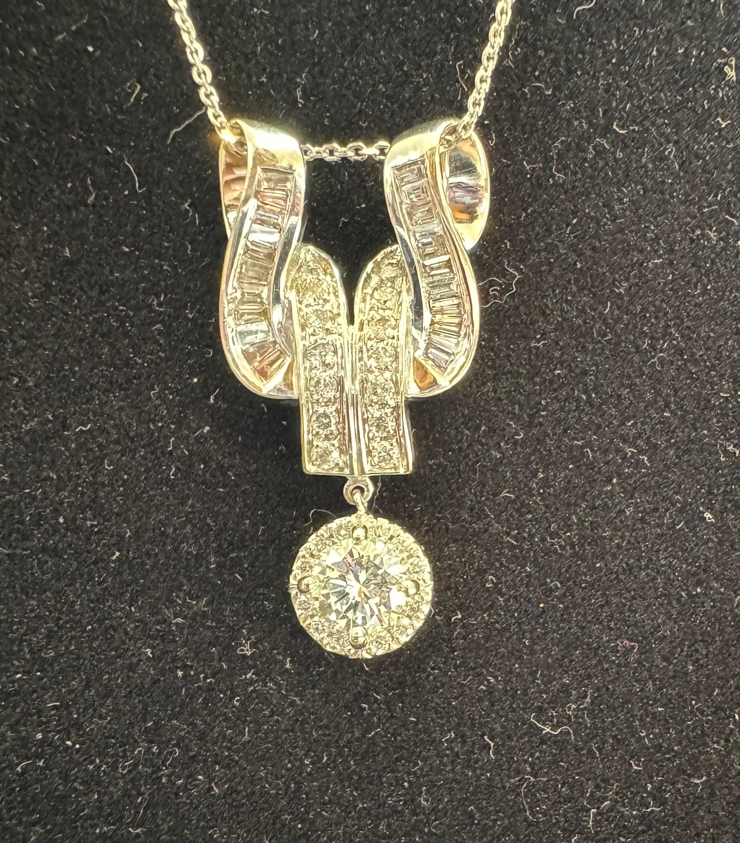 Taglio rotondo Ciondolo vintage con diamante solitario da 2,55 carati e diamante da 0,90 carati in oro bianco 14 K. in vendita