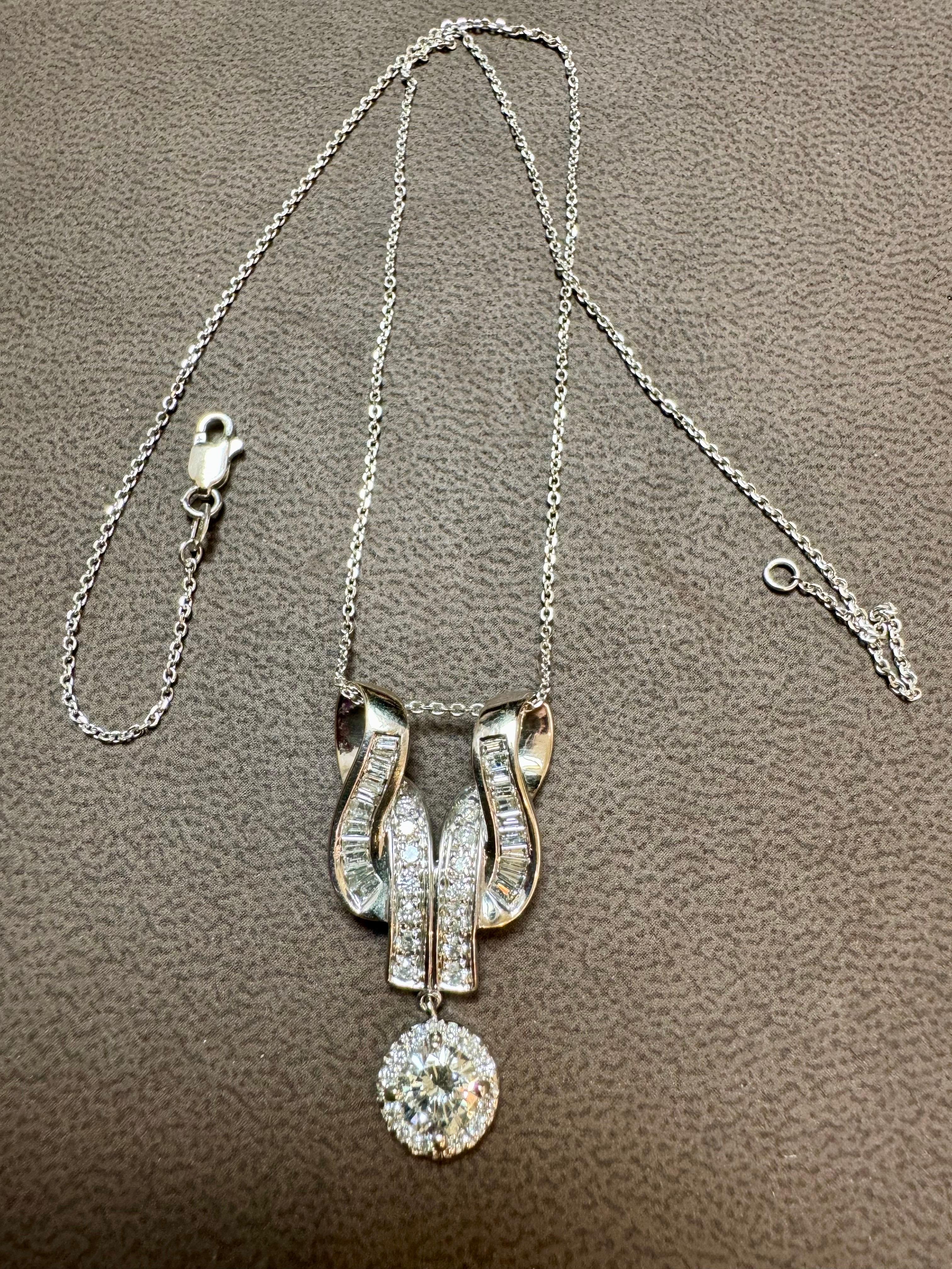 Ciondolo vintage con diamante solitario da 2,55 carati e diamante da 0,90 carati in oro bianco 14 K. In condizioni ottime in vendita a New York, NY