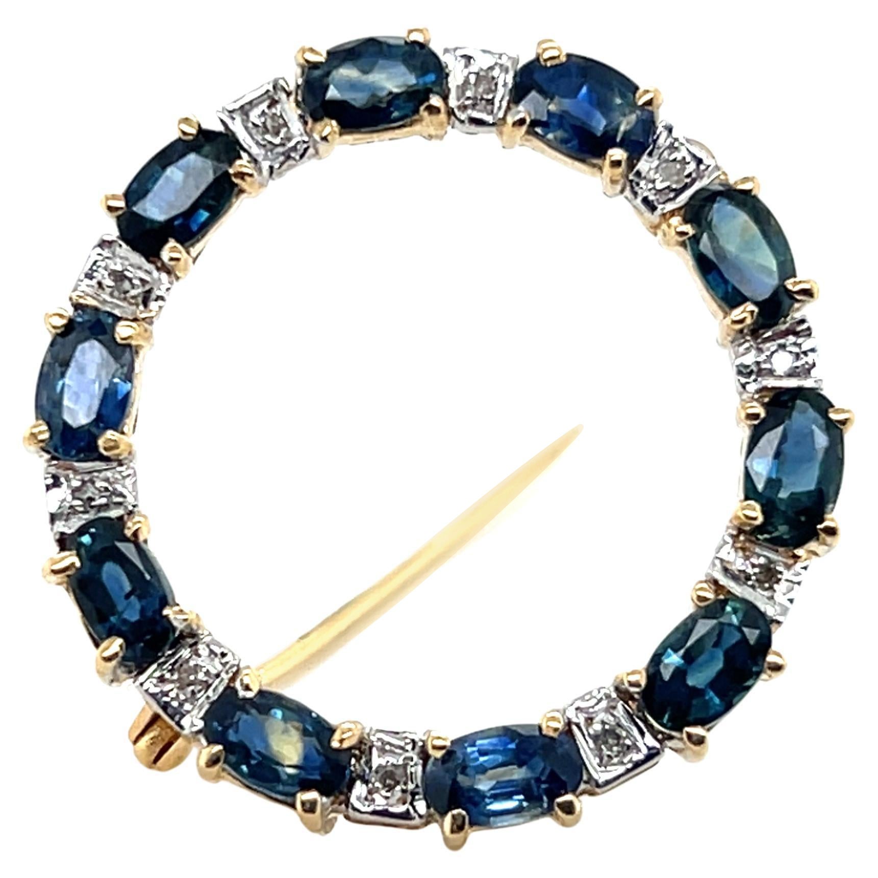 Vintage 2.59 TCW Sapphire and Diamond 14k Yellow Gold Circle Brooch 1960s en vente