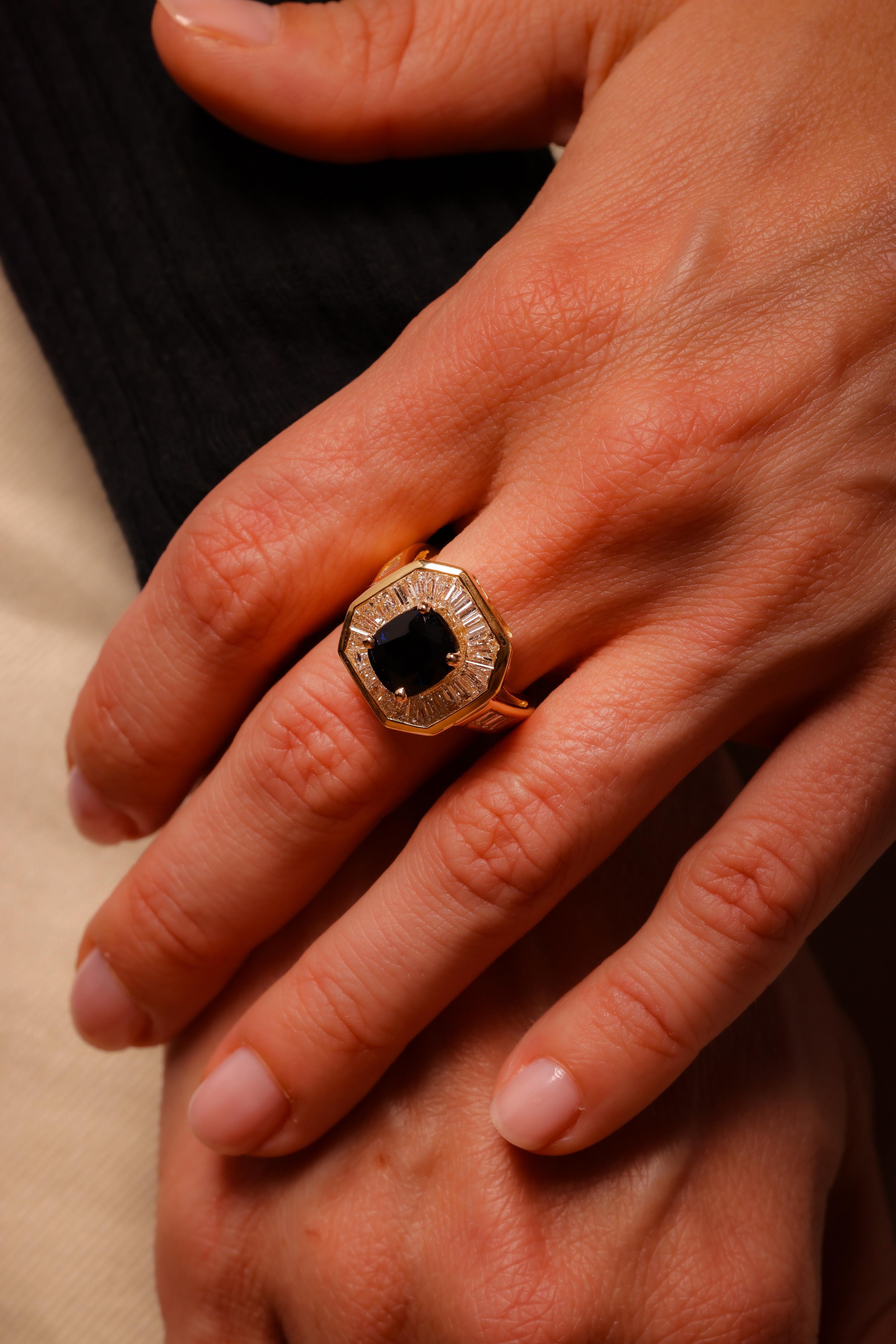 18 Karat Gelbgold Cocktail-Ring mit 2,60 Karat Saphir im Kissenschliff und Diamant für Damen oder Herren