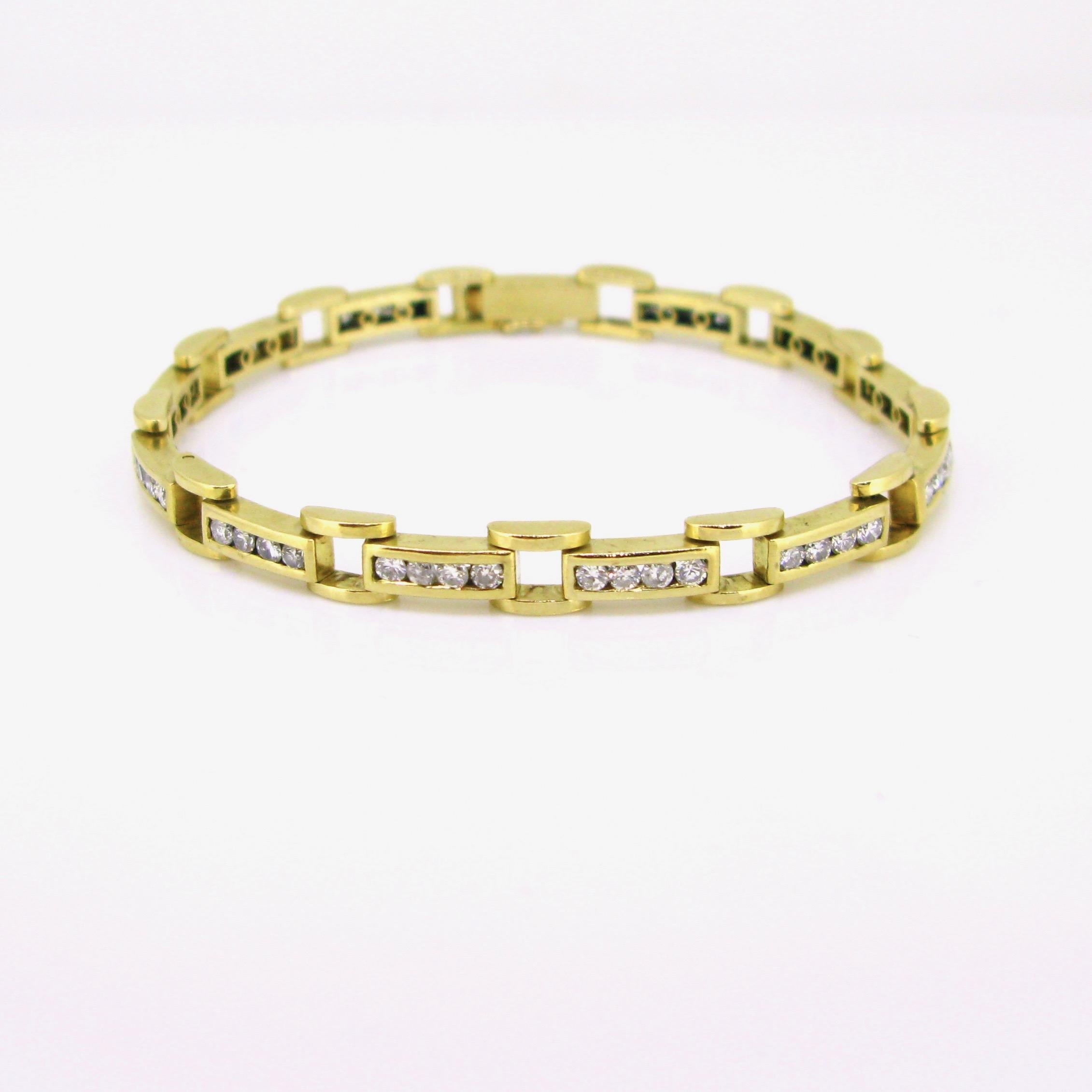 Brilliant Cut Vintage 2.60 Carat Diamonds Tennis Bracelet, 18 Karat Yellow Gold, France