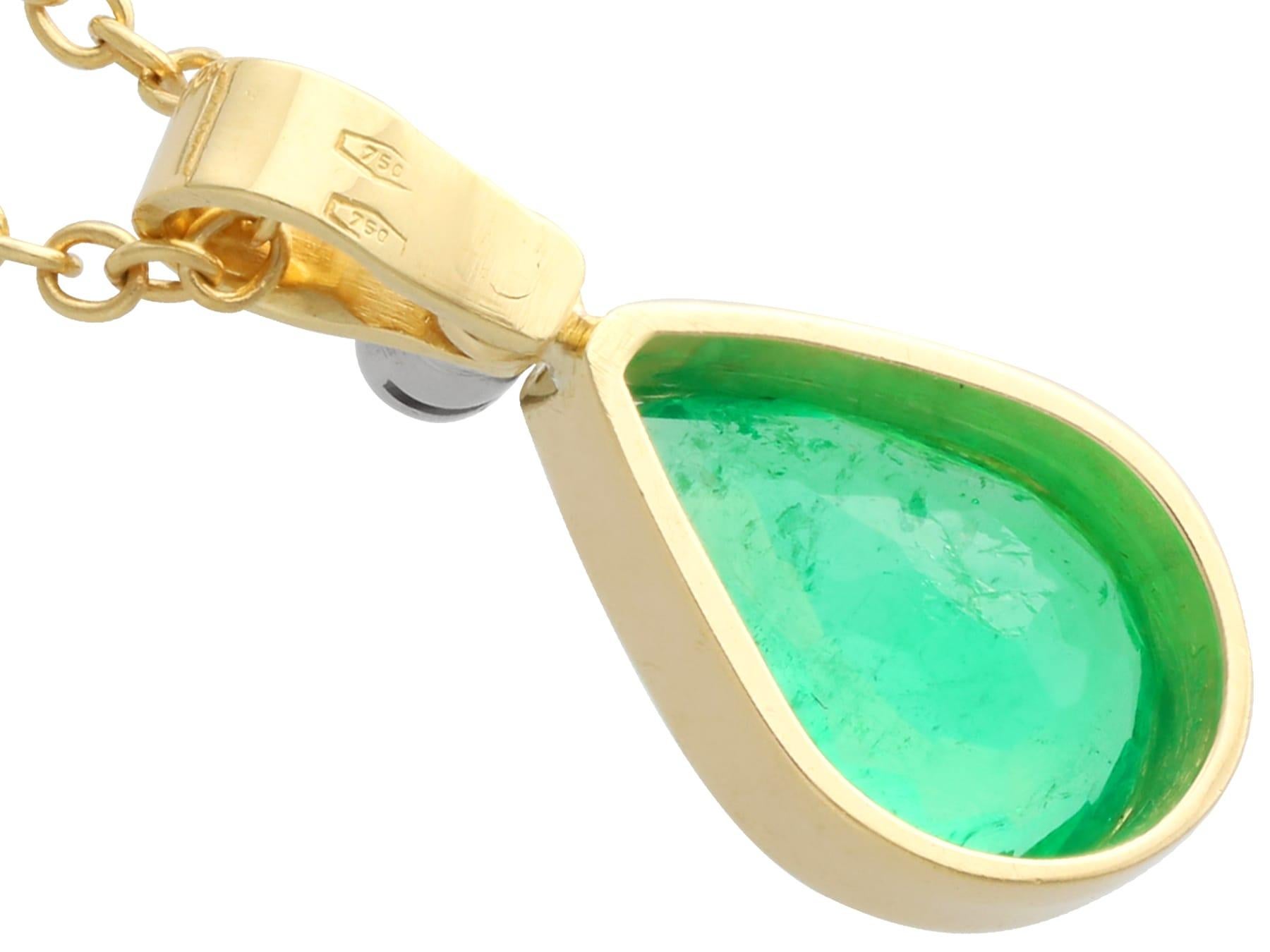 Vintage 2.60 Carat Emerald and 0.69 Carat Diamond, 18k Yellow Gold Pendant For Sale 1