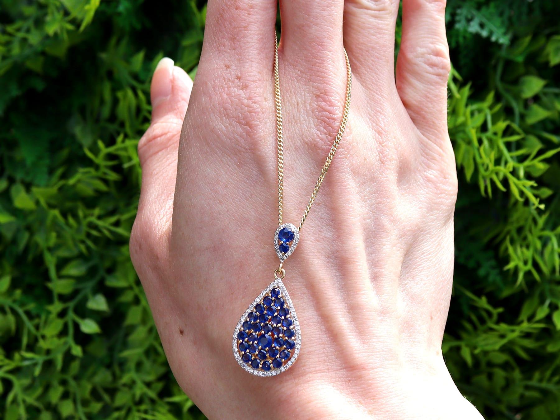 A fine and impressive vintage 2.61 carat sapphire and 0.27 carat diamond, 18 karat yellow gold pendant; part of our diverse vintage gemstone pendants collection.

This fine and impressive multi sapphire pendant has been crafted in 18k yellow gold