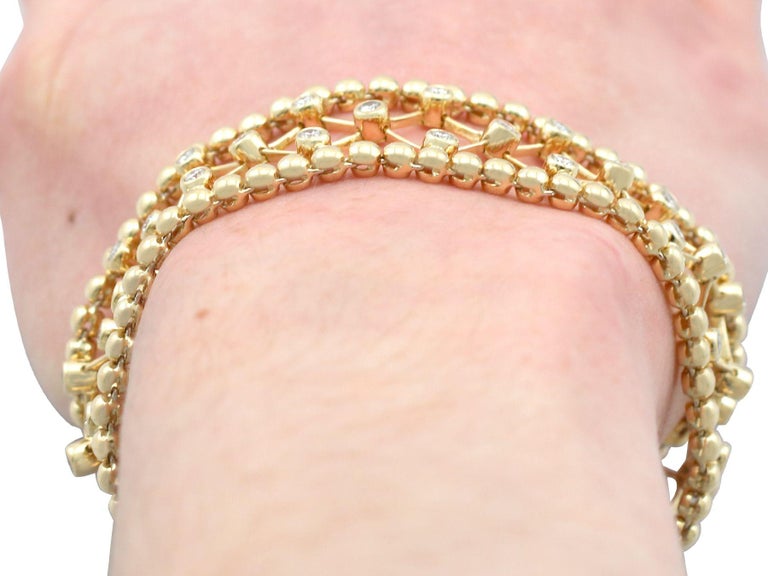 Vintage 2.63 Carat Diamond and Yellow Gold Bracelet For Sale 6