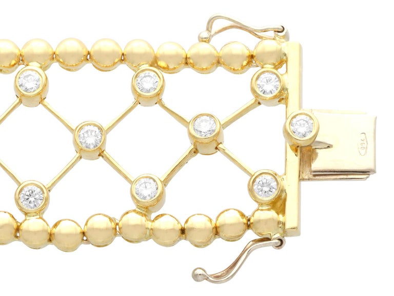 Vintage 2.63 Carat Diamond and Yellow Gold Bracelet For Sale 2