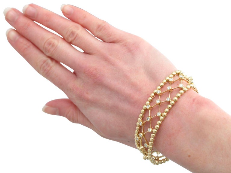 Vintage 2.63 Carat Diamond and Yellow Gold Bracelet For Sale 4