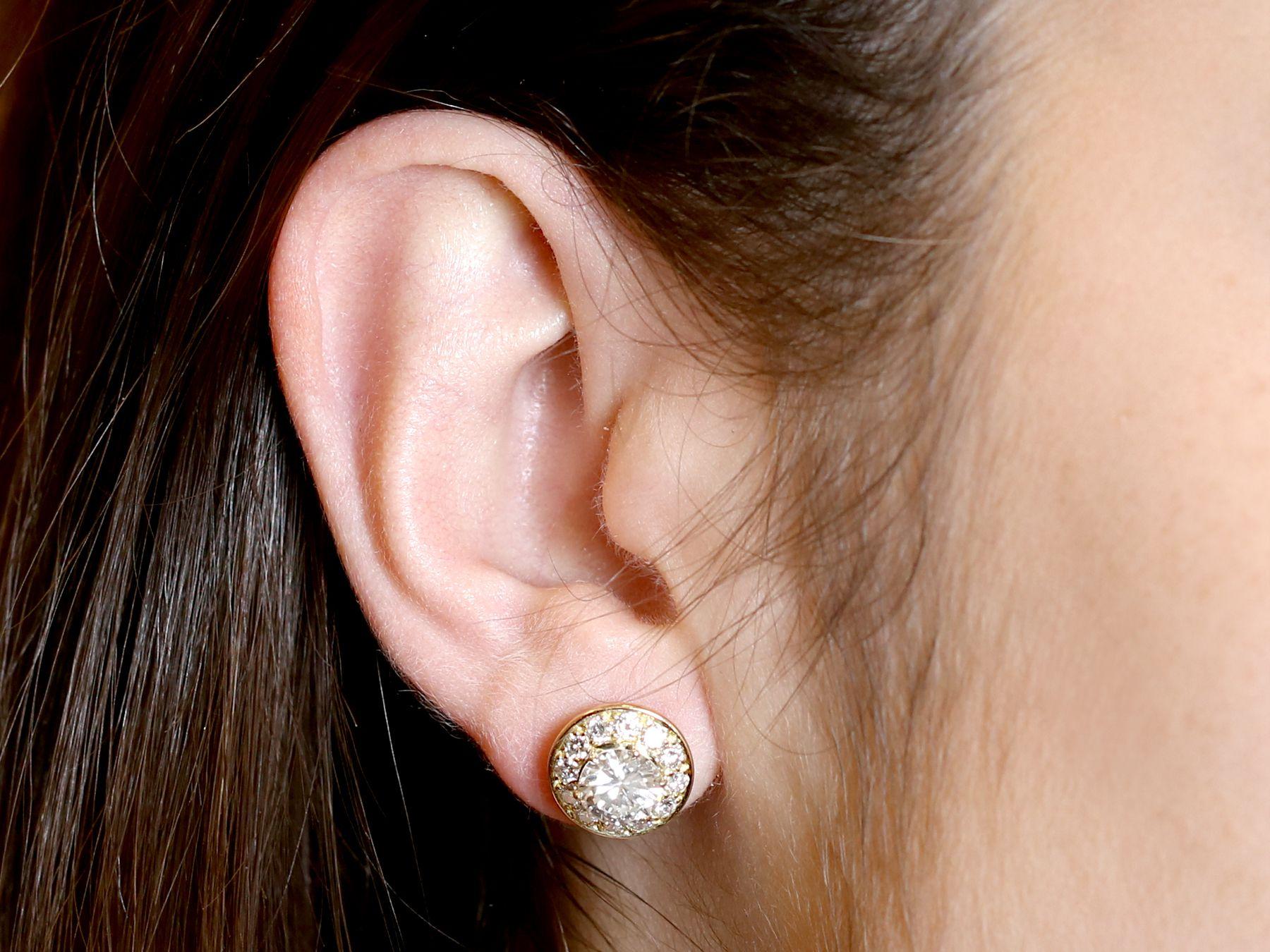 Illusion-Ohrringe aus 18 Karat Gelbgold mit 2,65 Karat Diamanten im Angebot 3