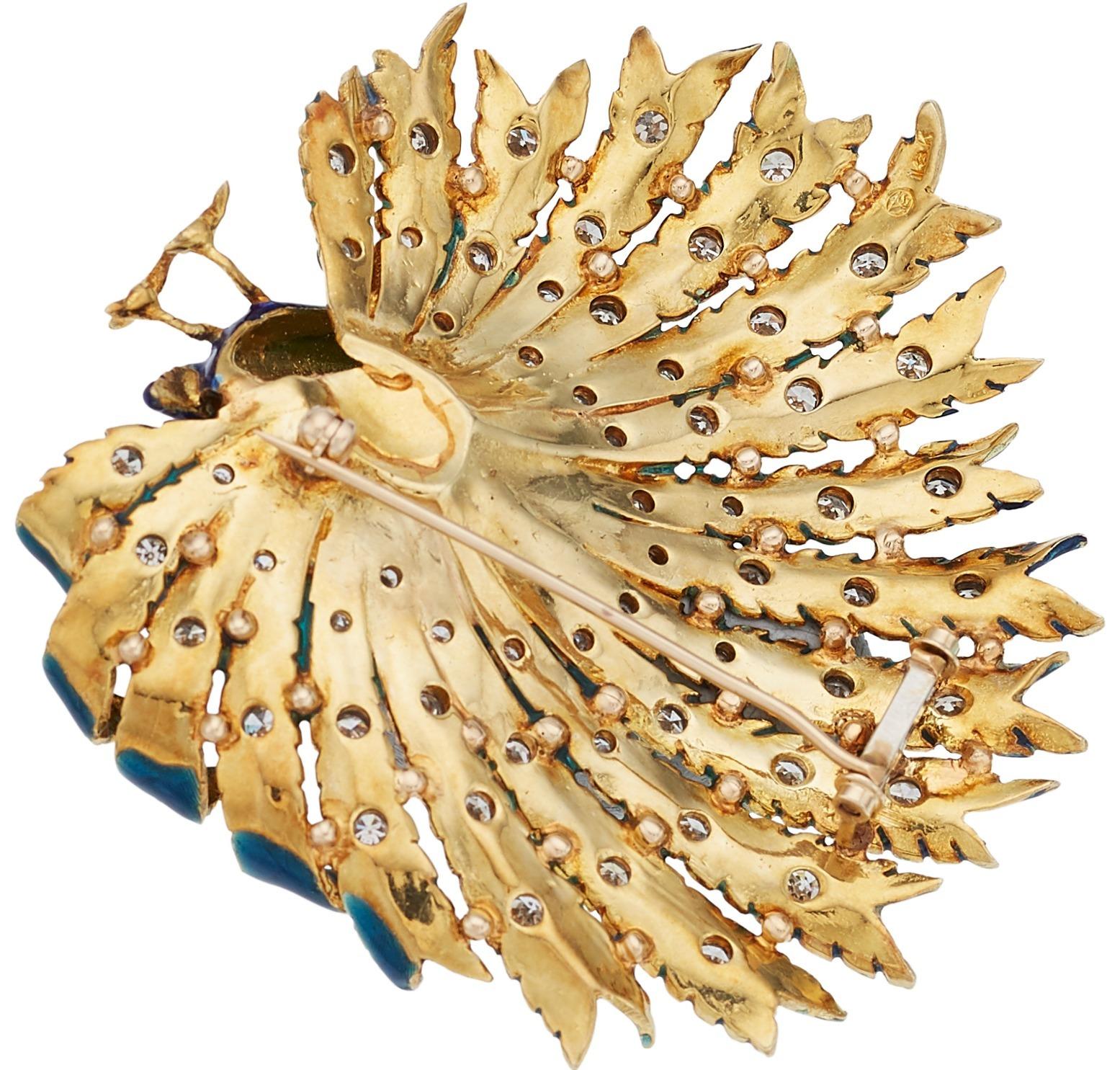 Round Cut Vintage 2.65 Carat Diamonds Brooch Pin Peacock Enamel 18 Karat Yellow Gold For Sale